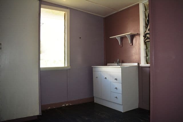 47 Thistle Street, Blackall QLD 4472, Blackall - Thumbnail 4