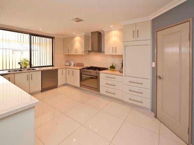 284 Fraser Road North, CANNING VALE WA 6155, Canning Vale - Image 1