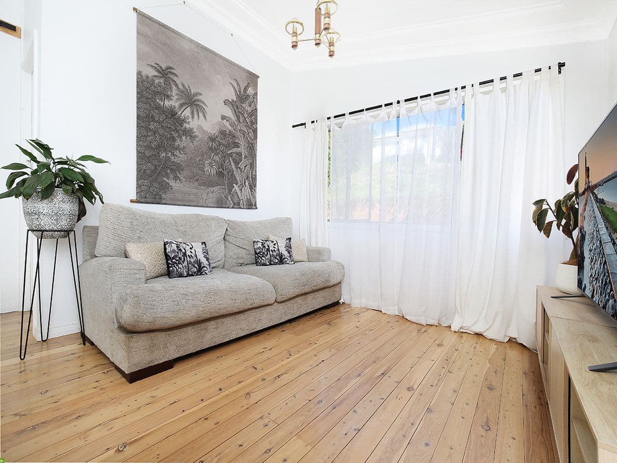 64 The Avenue, Mount Saint Thomas NSW 2500, Mount Saint Thomas - Thumbnail 2