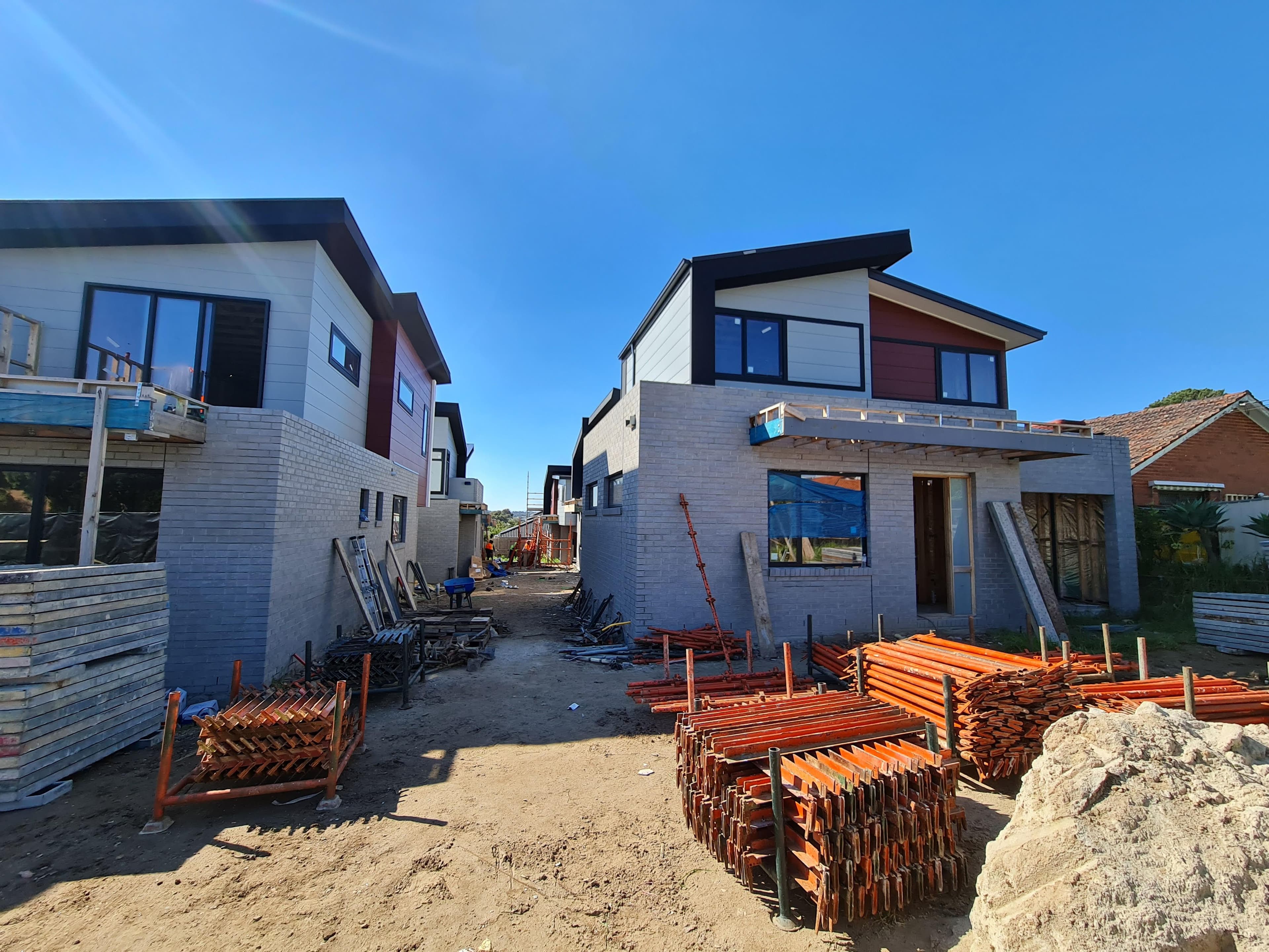 10-12 Erskine Avenue, Reservoir VIC 3073, Reservoir - Thumbnail 2