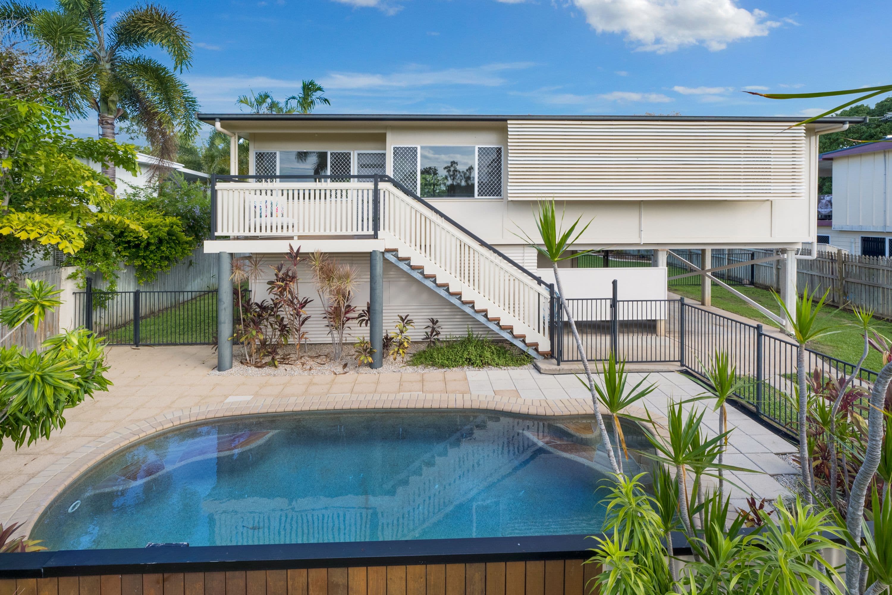 10 Paringa Street, Cranbrook QLD 4814, Cranbrook - Image 1