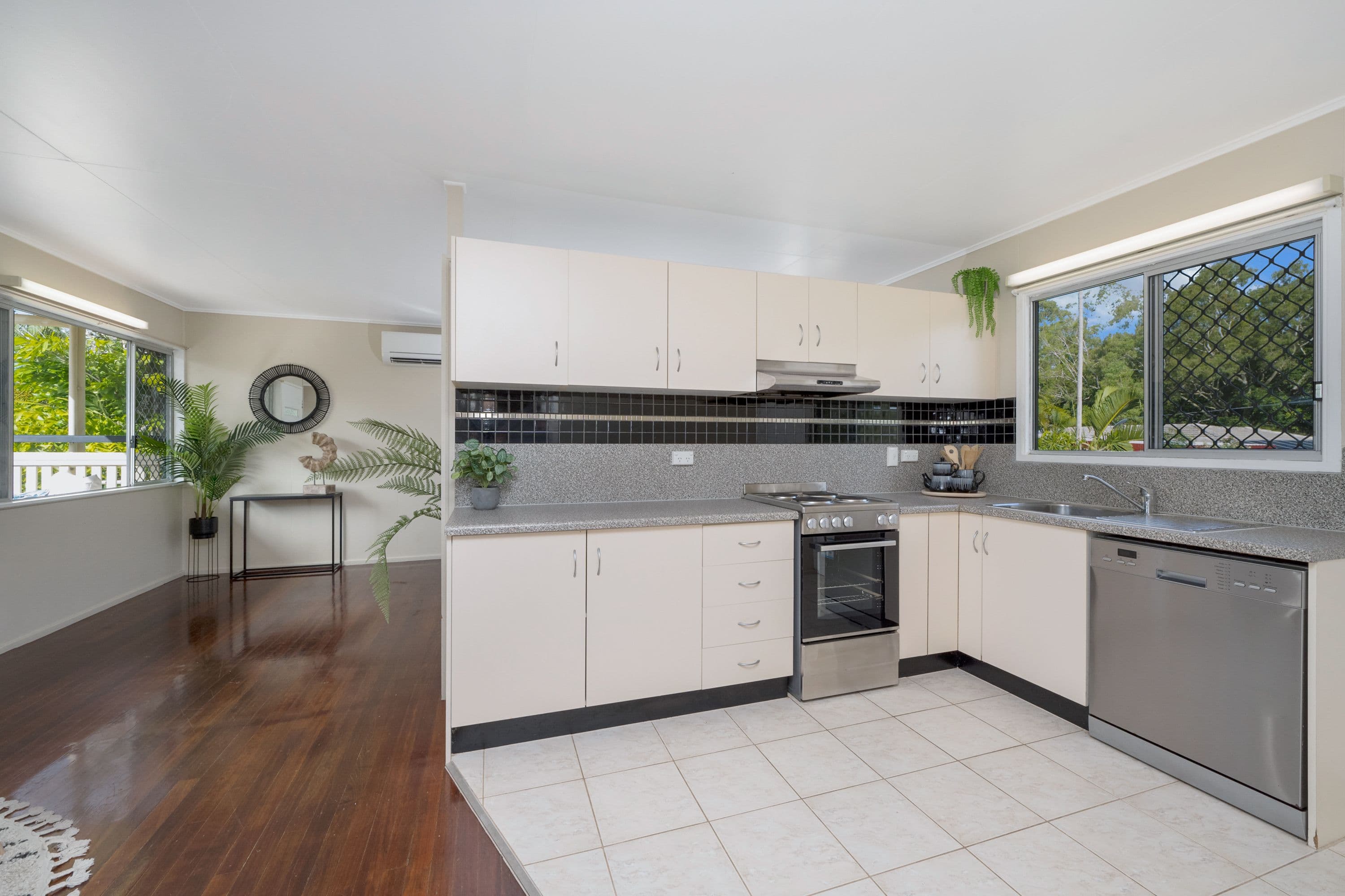 10 Paringa Street, Cranbrook QLD 4814, Cranbrook - Thumbnail 5