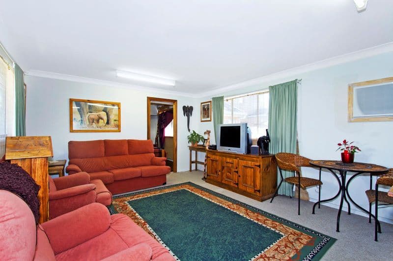 4 Panorama Parade, BERKELEY VALE NSW 2261, Berkeley Vale - Thumbnail 2