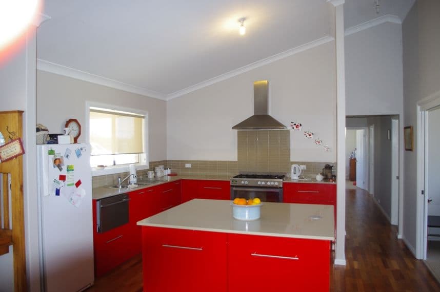 64 Doncaster Drive, INVERELL NSW 2360, Inverell - Thumbnail 4