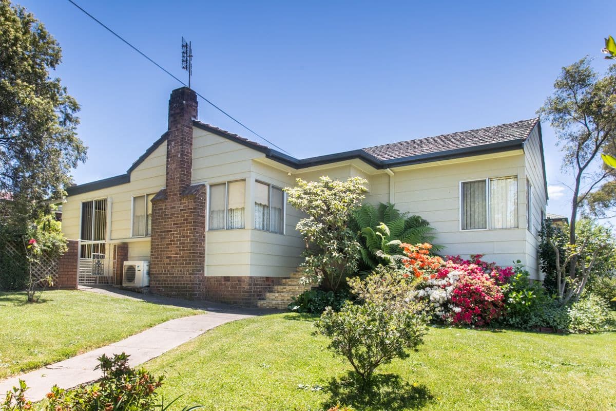 17 Maxwell Avenue, Orange - Image 1