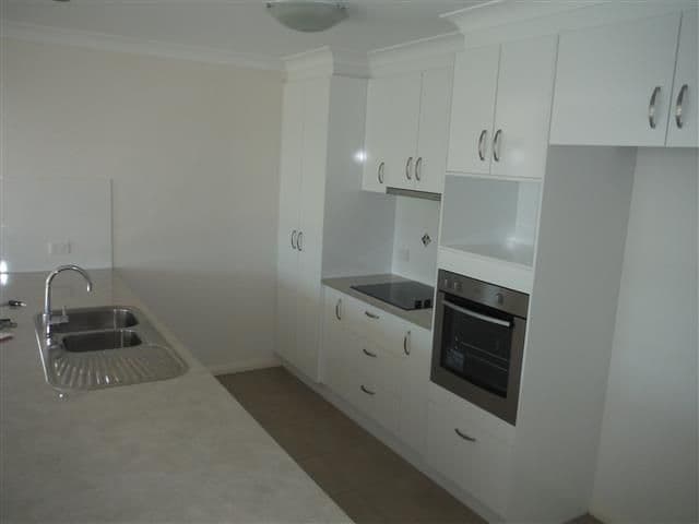 12 Bassett Court, Roma QLD 4455, Roma - Thumbnail 2