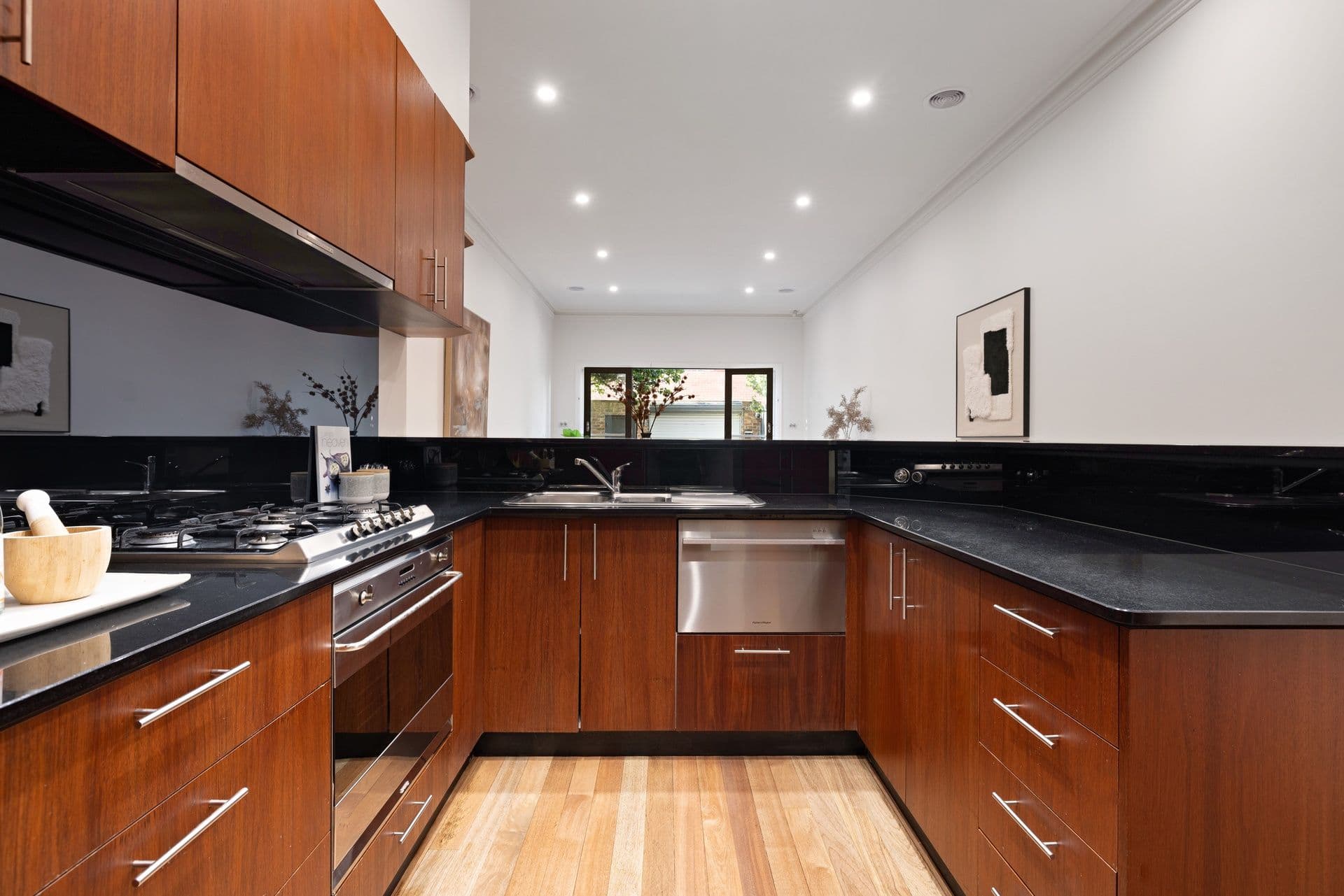 19 Erica Street, Windsor VIC 3181, Windsor - Thumbnail 6