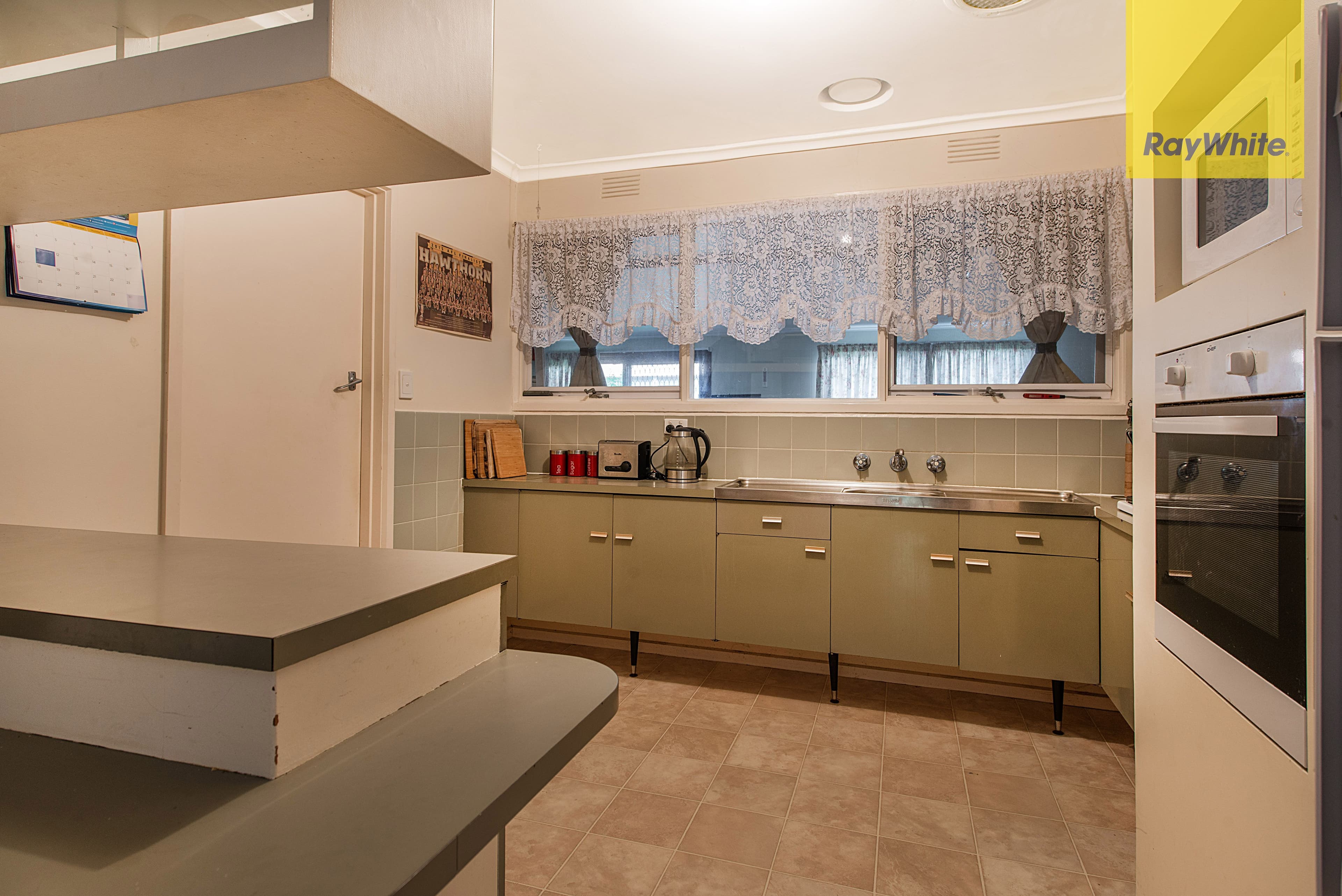 5 Clow Avenue, Upper Ferntree Gully VIC 3156, Upper Ferntree Gully - Thumbnail 4