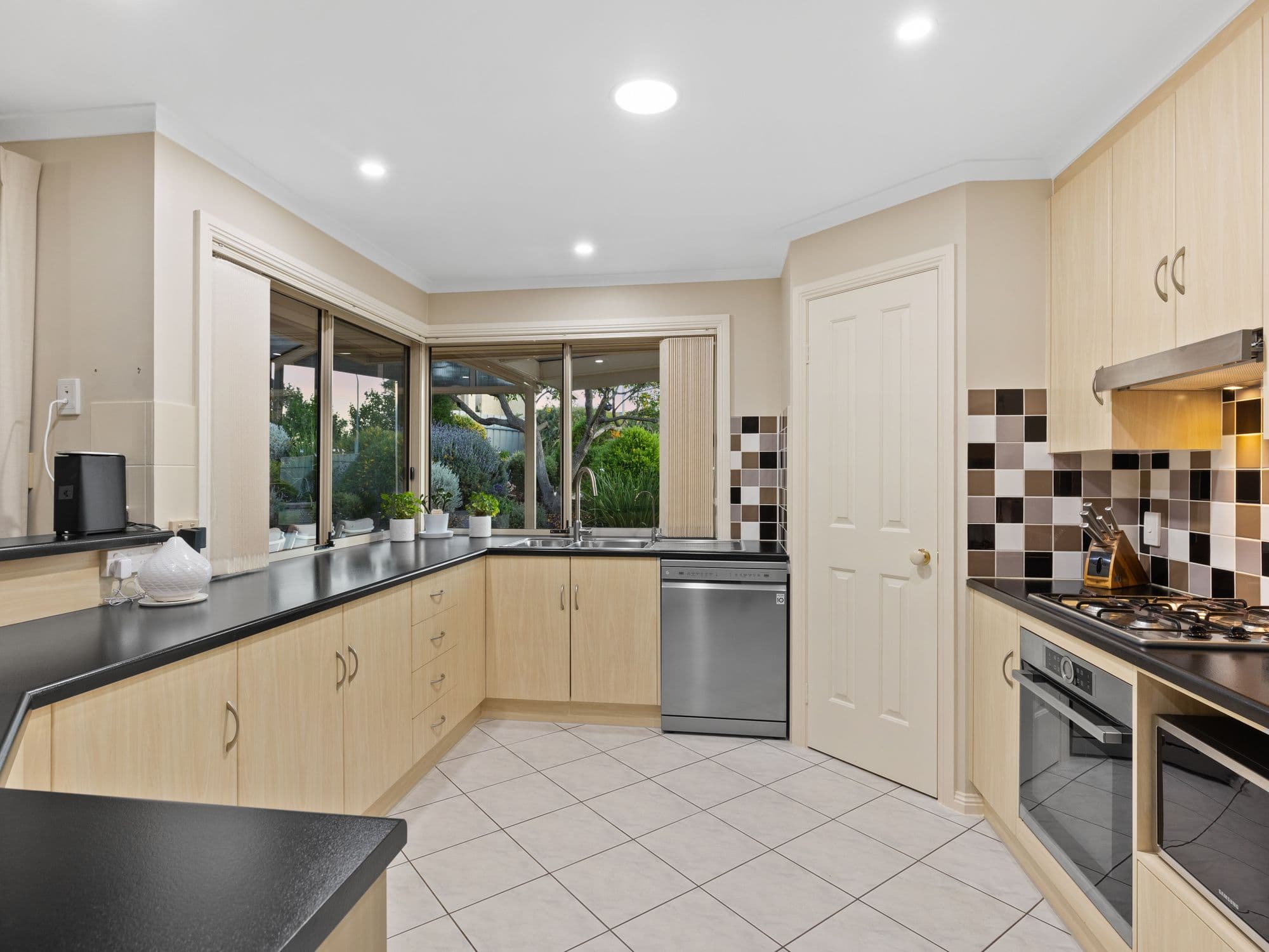 47 Grand Boulevard, Seaford Rise SA 5169, Seaford Rise - Thumbnail 3