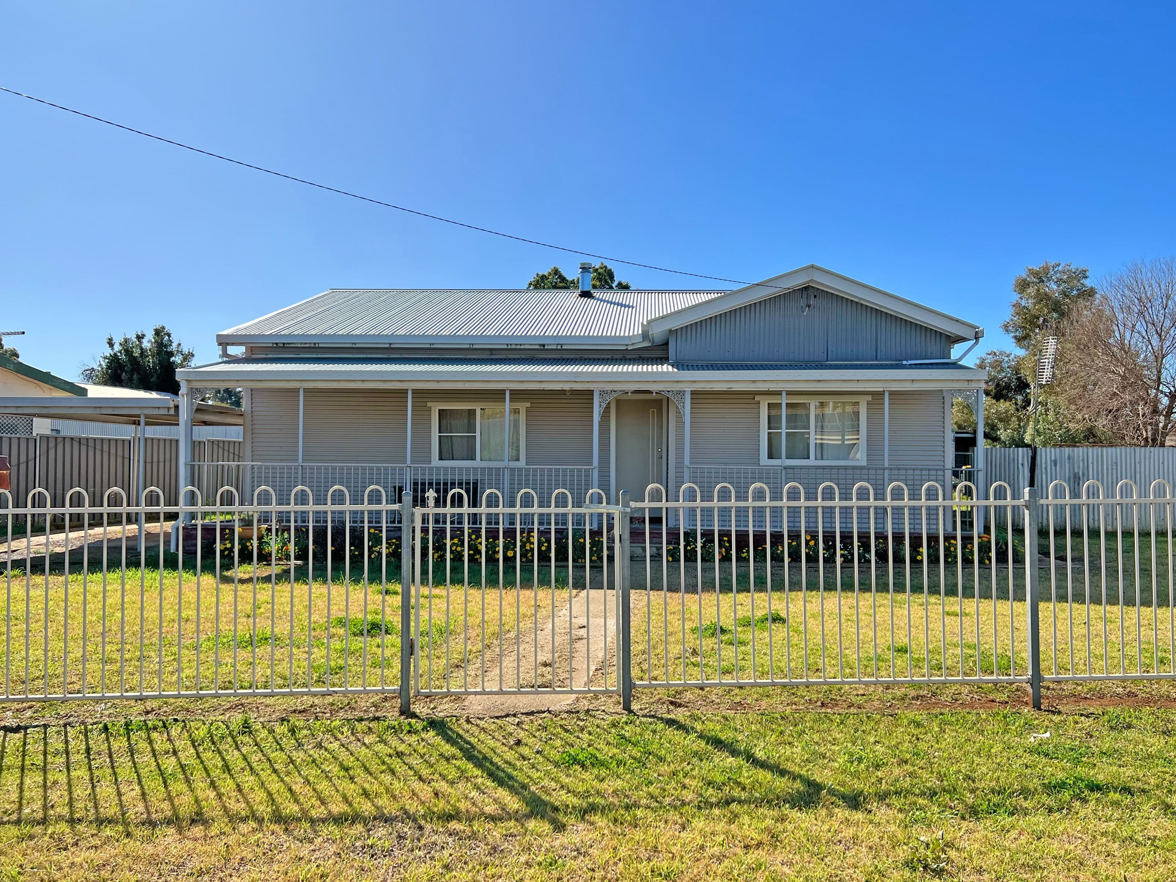 22 Webb Street, Parkes NSW 2870, Parkes - Image 1