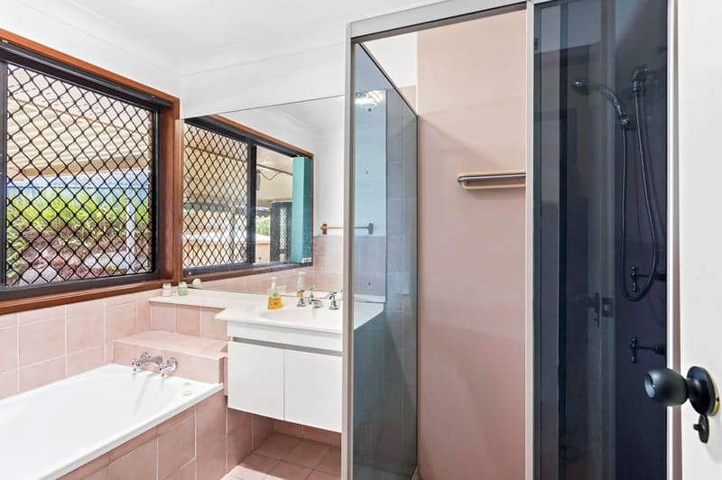 9 Wideview Terrace, Arana Hills - Thumbnail 6