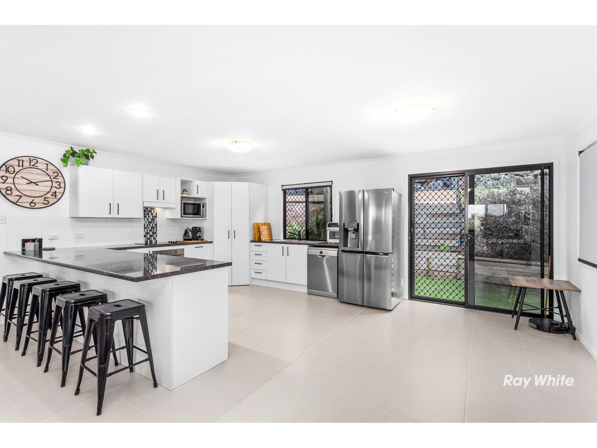 19 Sunset Drive, Norman Gardens QLD 4701, Norman Gardens - Thumbnail 4