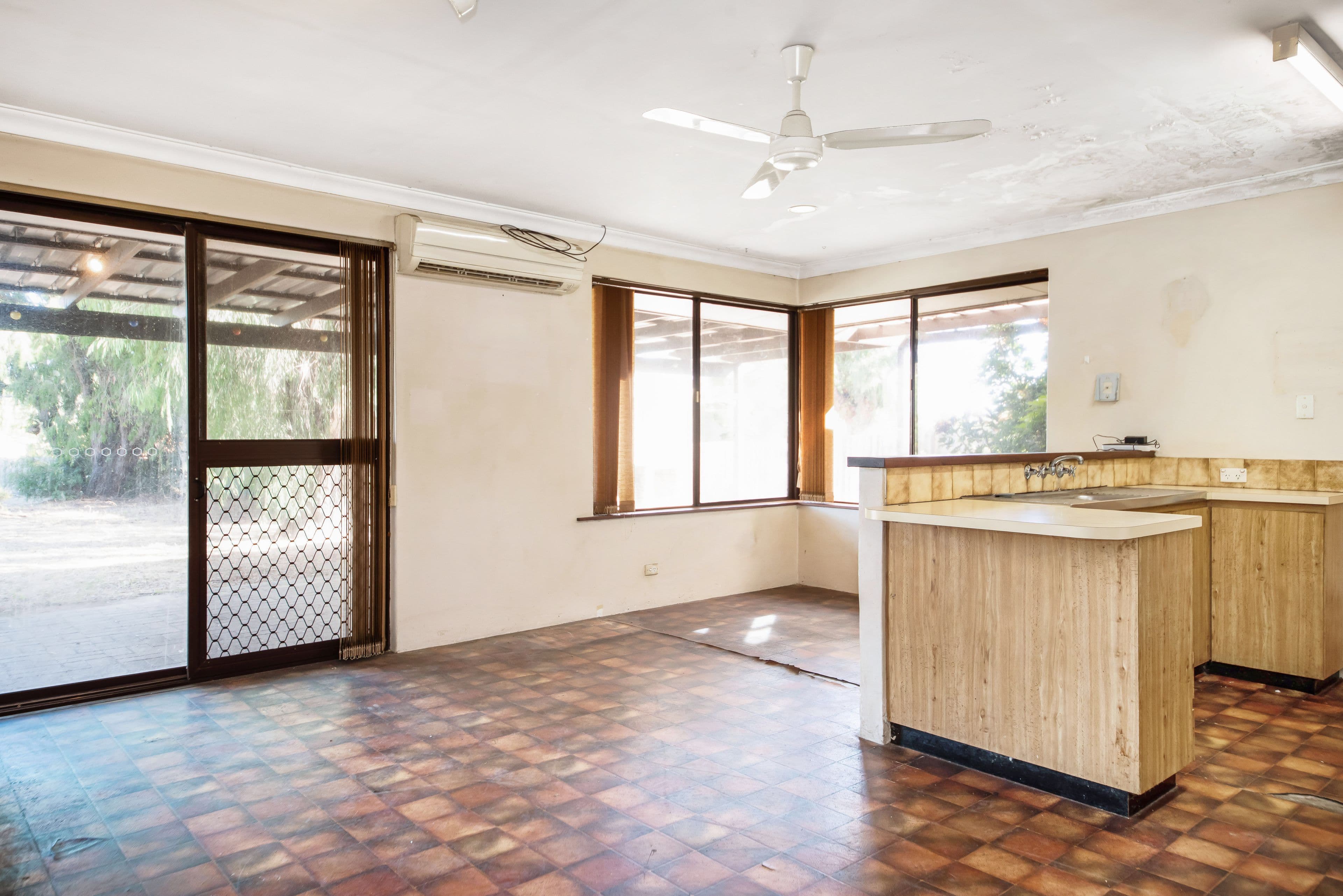 42 Jacaranda Crescent, Withers WA 6230, Withers - Thumbnail 3
