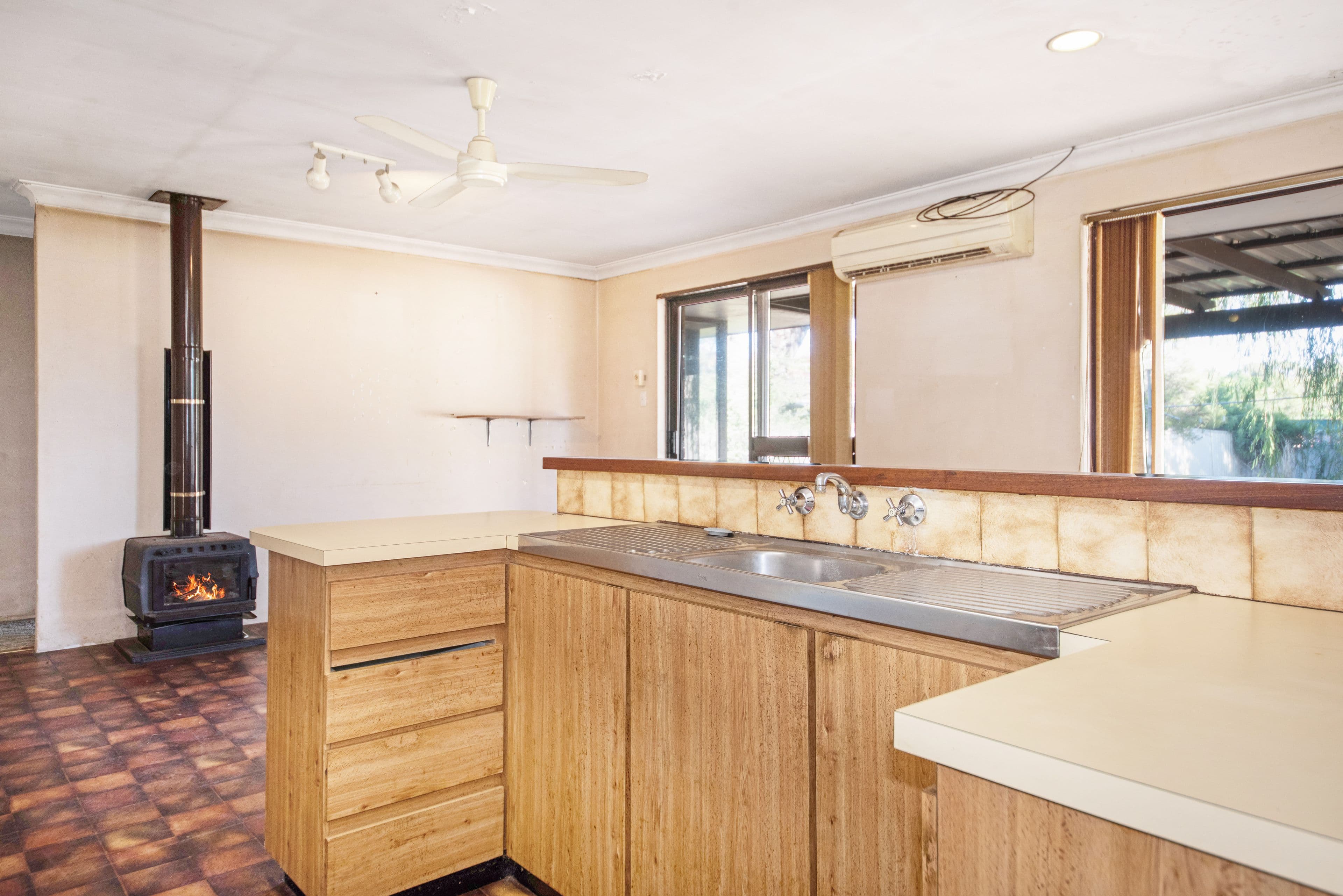 42 Jacaranda Crescent, Withers WA 6230, Withers - Thumbnail 4