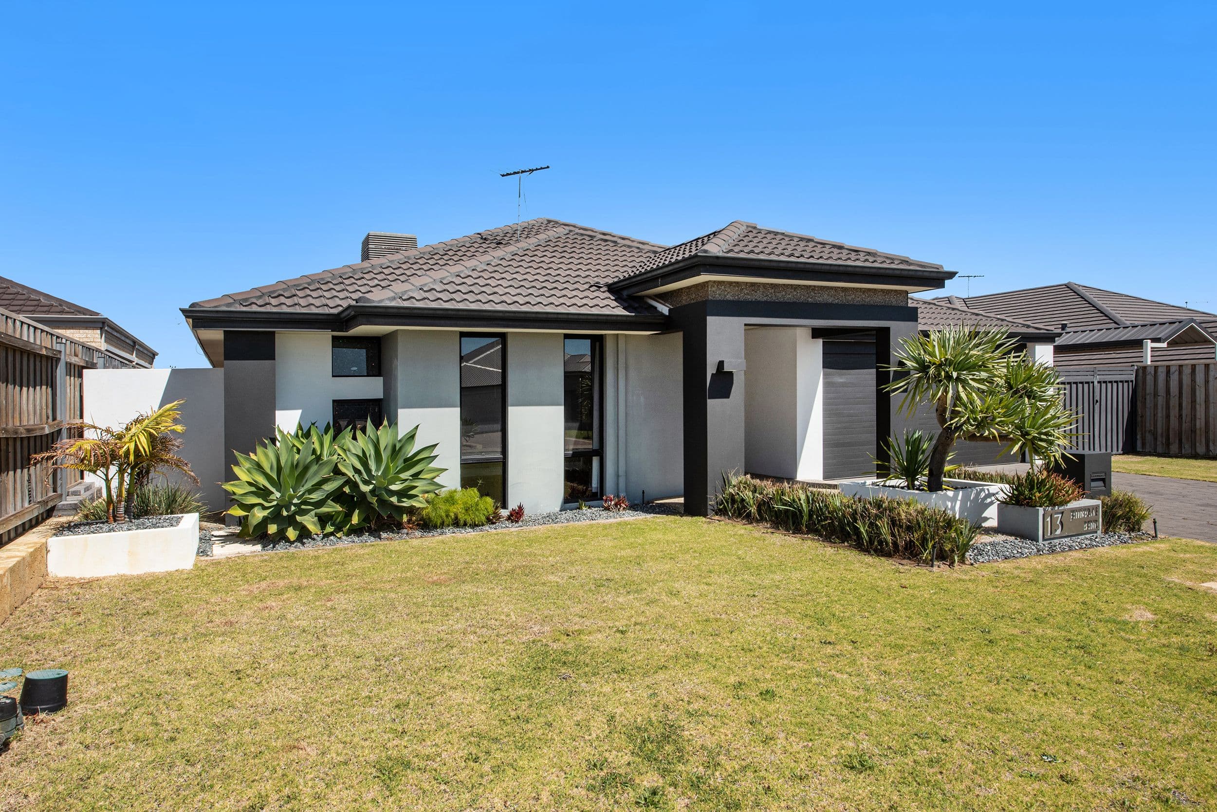 13 Jennerae Bend, Halls Head WA 6210, Halls Head - Thumbnail 4