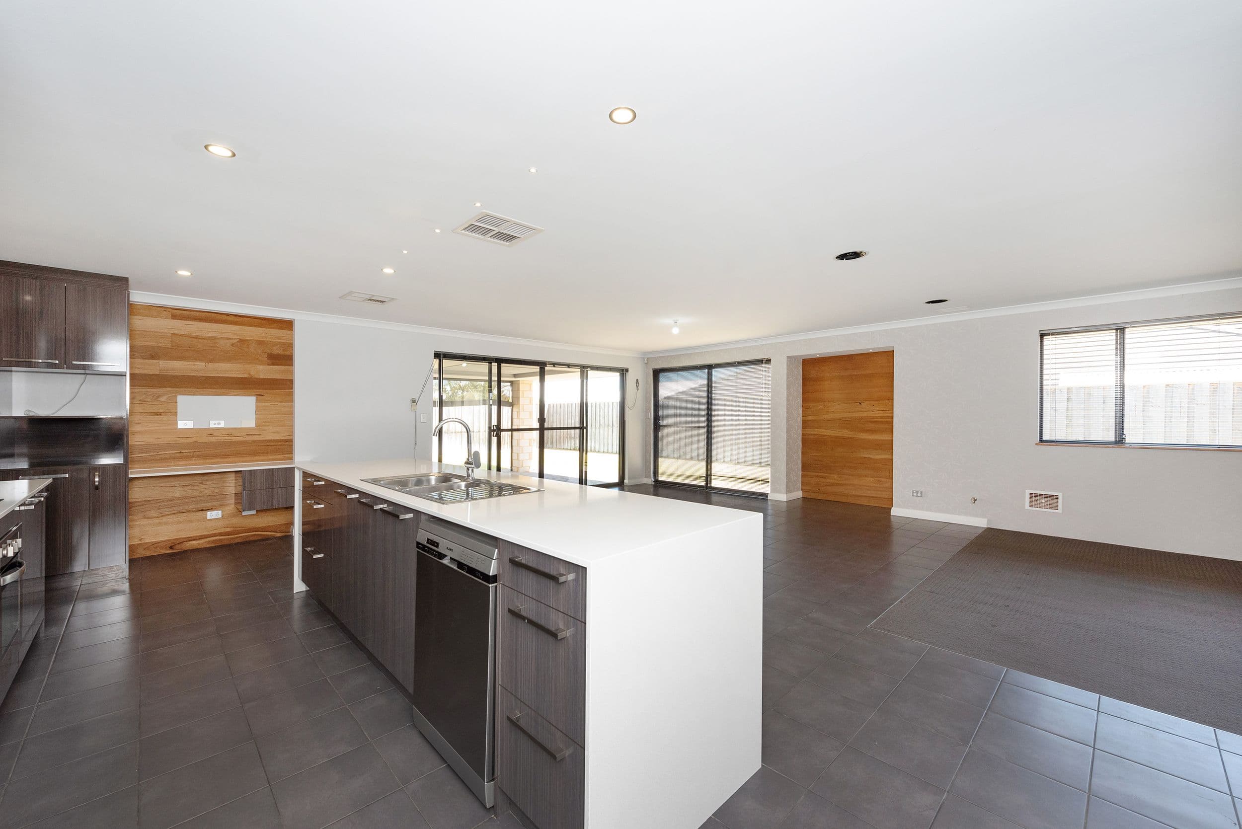 13 Jennerae Bend, Halls Head WA 6210, Halls Head - Thumbnail 8
