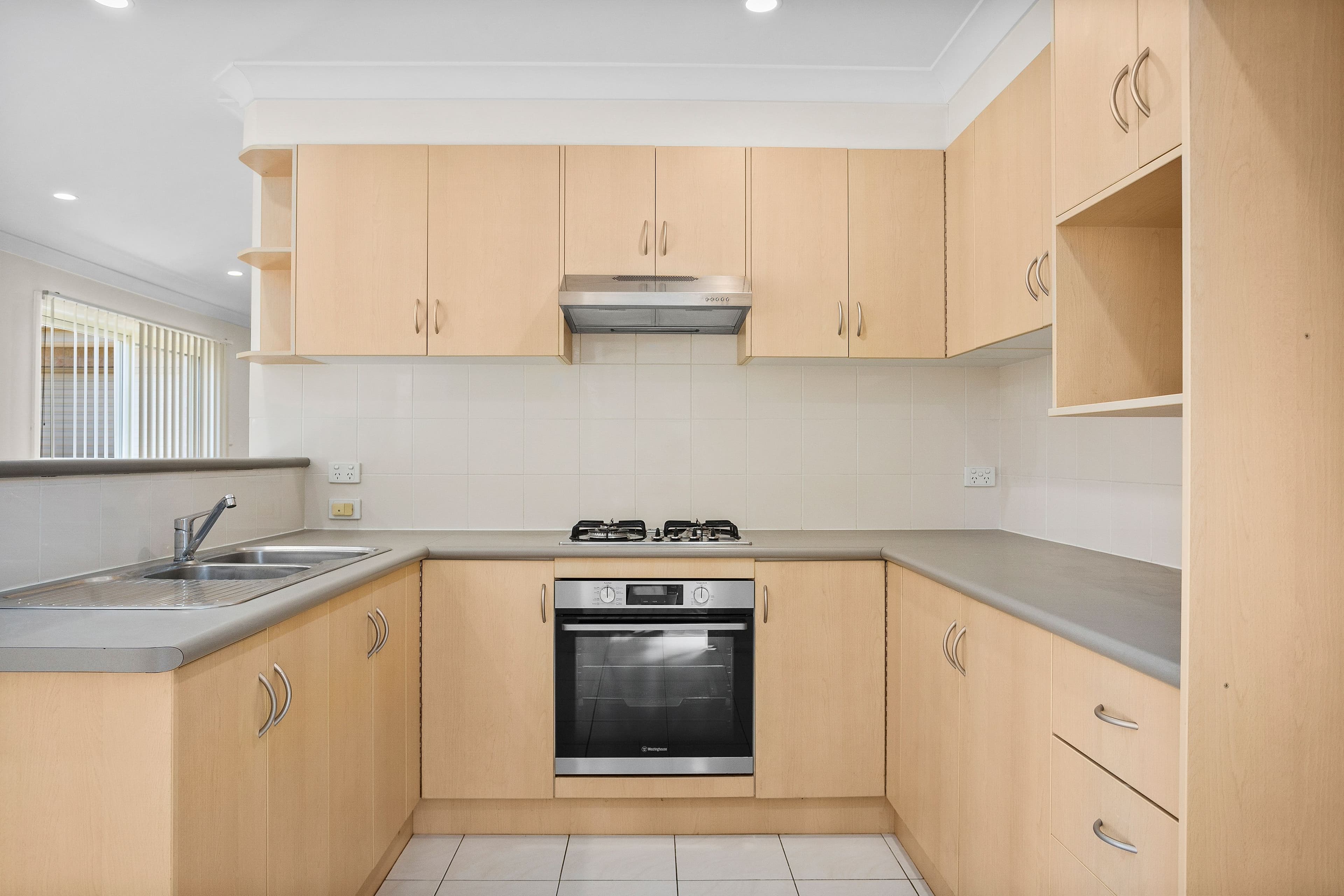2/16 Seymour Drive, Flinders NSW 2529, Flinders - Thumbnail 2