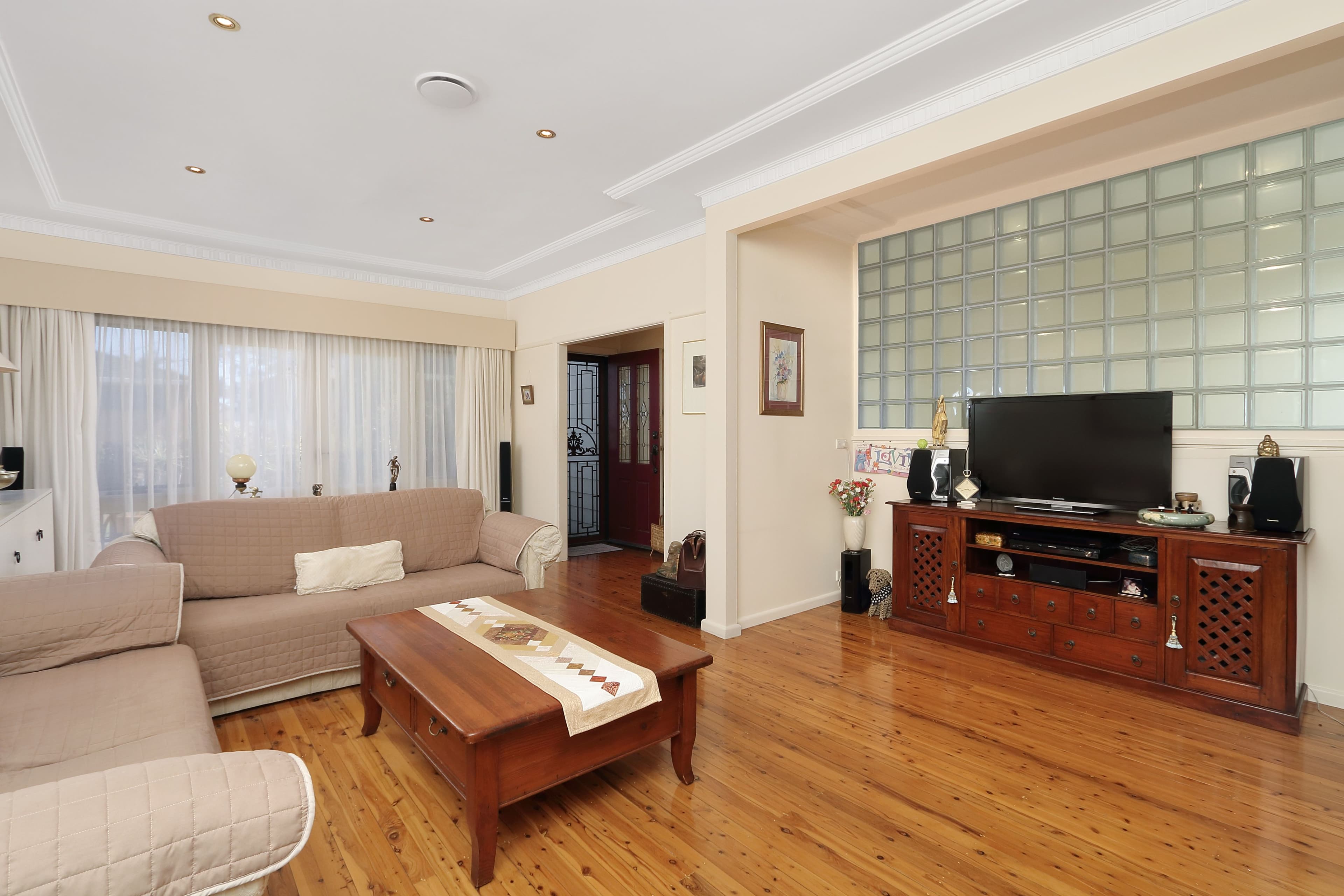 3 Taffs Avenue, Lugarno NSW 2210, Lugarno - Thumbnail 5