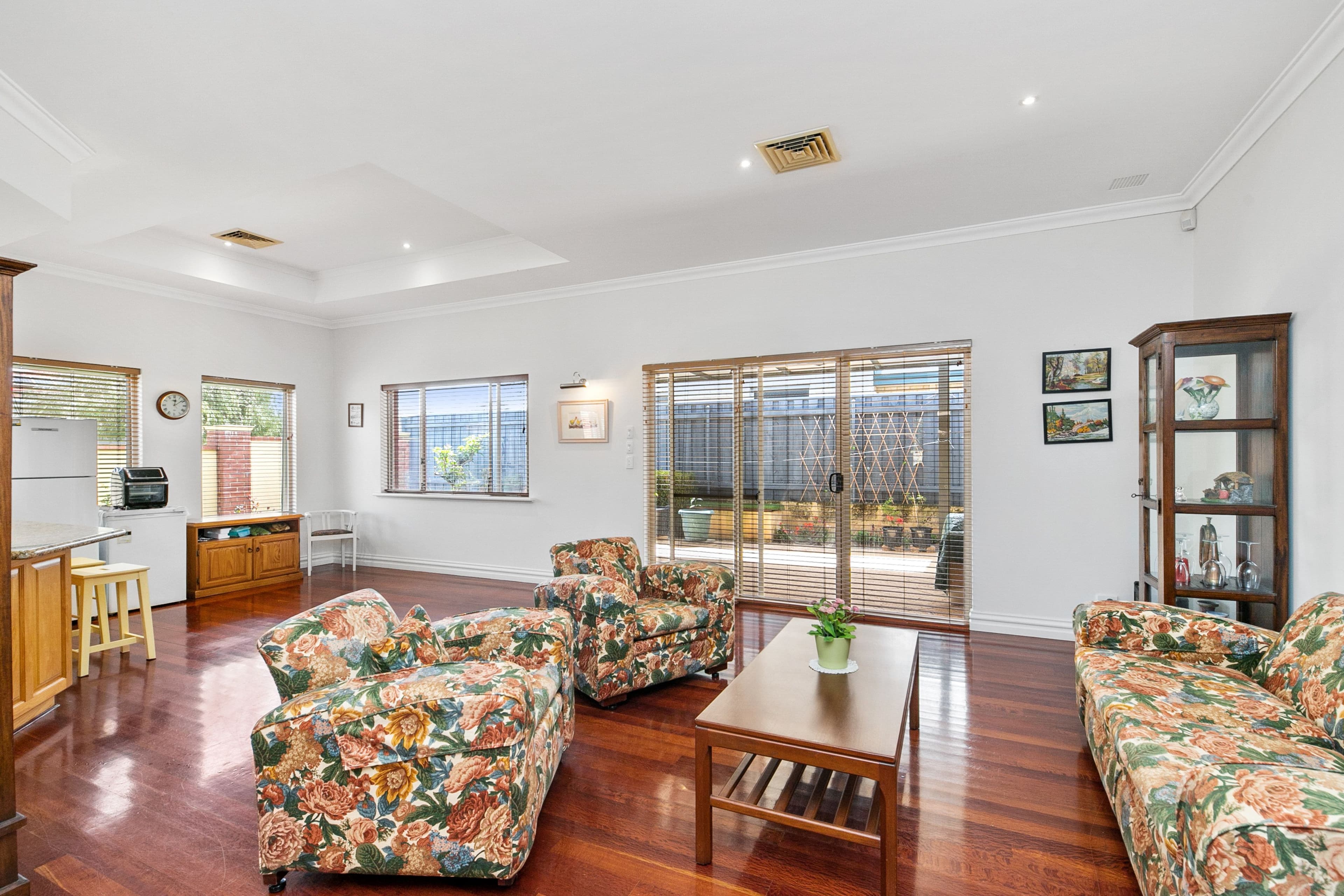 18 Klem Avenue, Salter Point WA 6152, Salter Point - Thumbnail 4