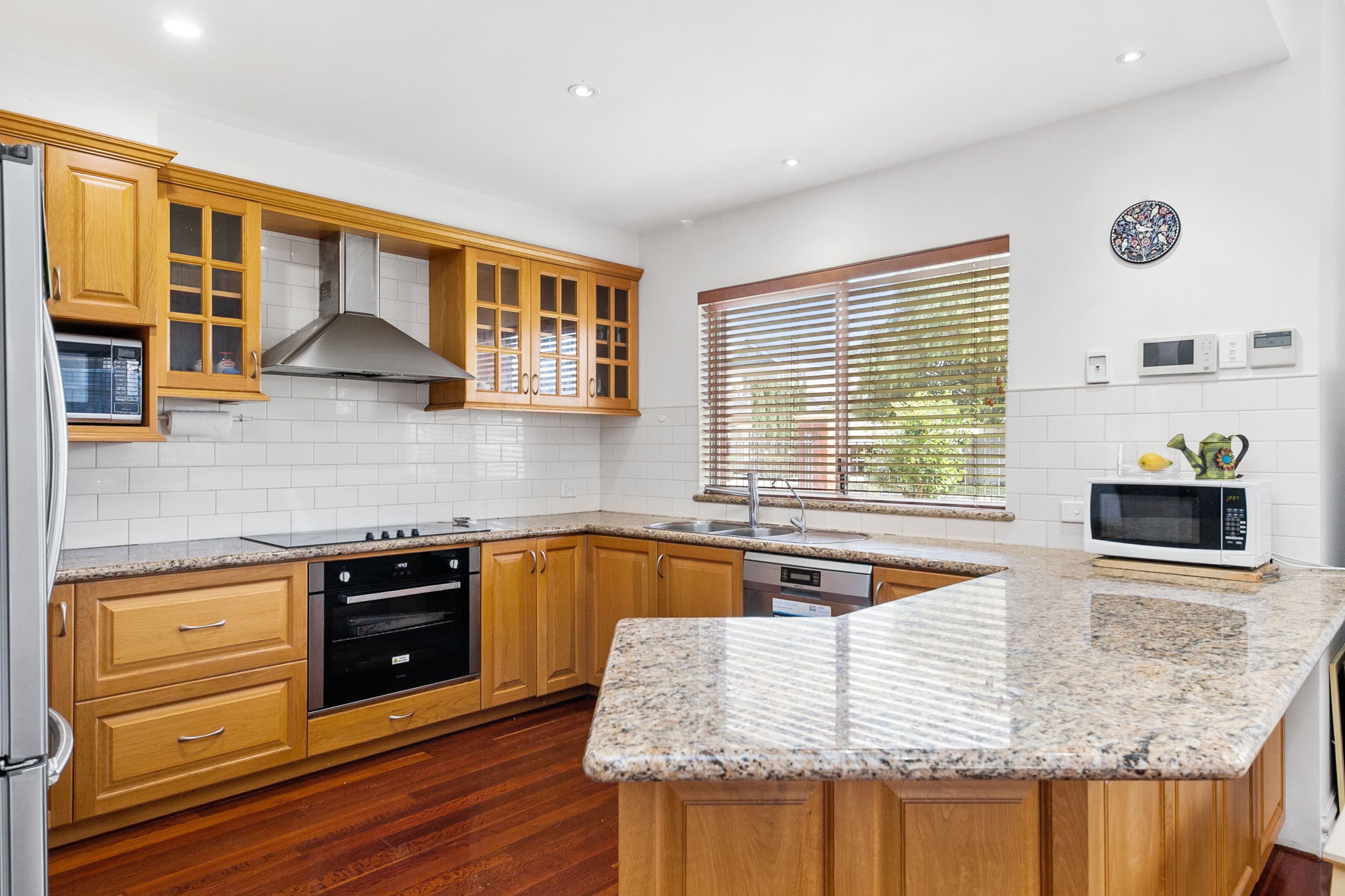 18 Klem Avenue, Salter Point WA 6152, Salter Point - Thumbnail 8