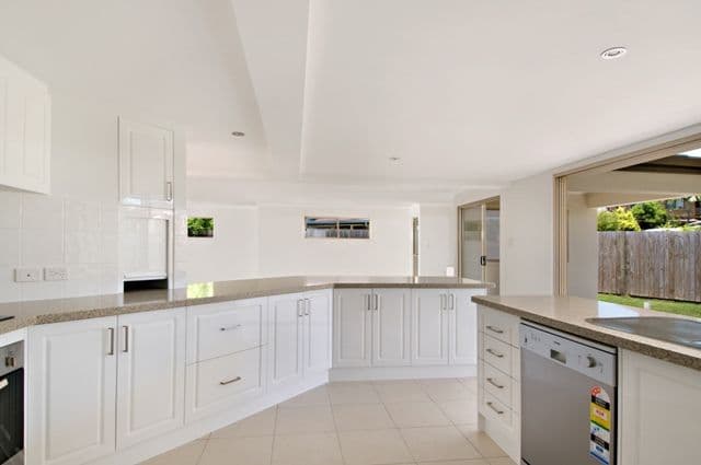 19 Ormuz Street, CARINA HEIGHTS QLD 4152, Carina Heights - Thumbnail 5