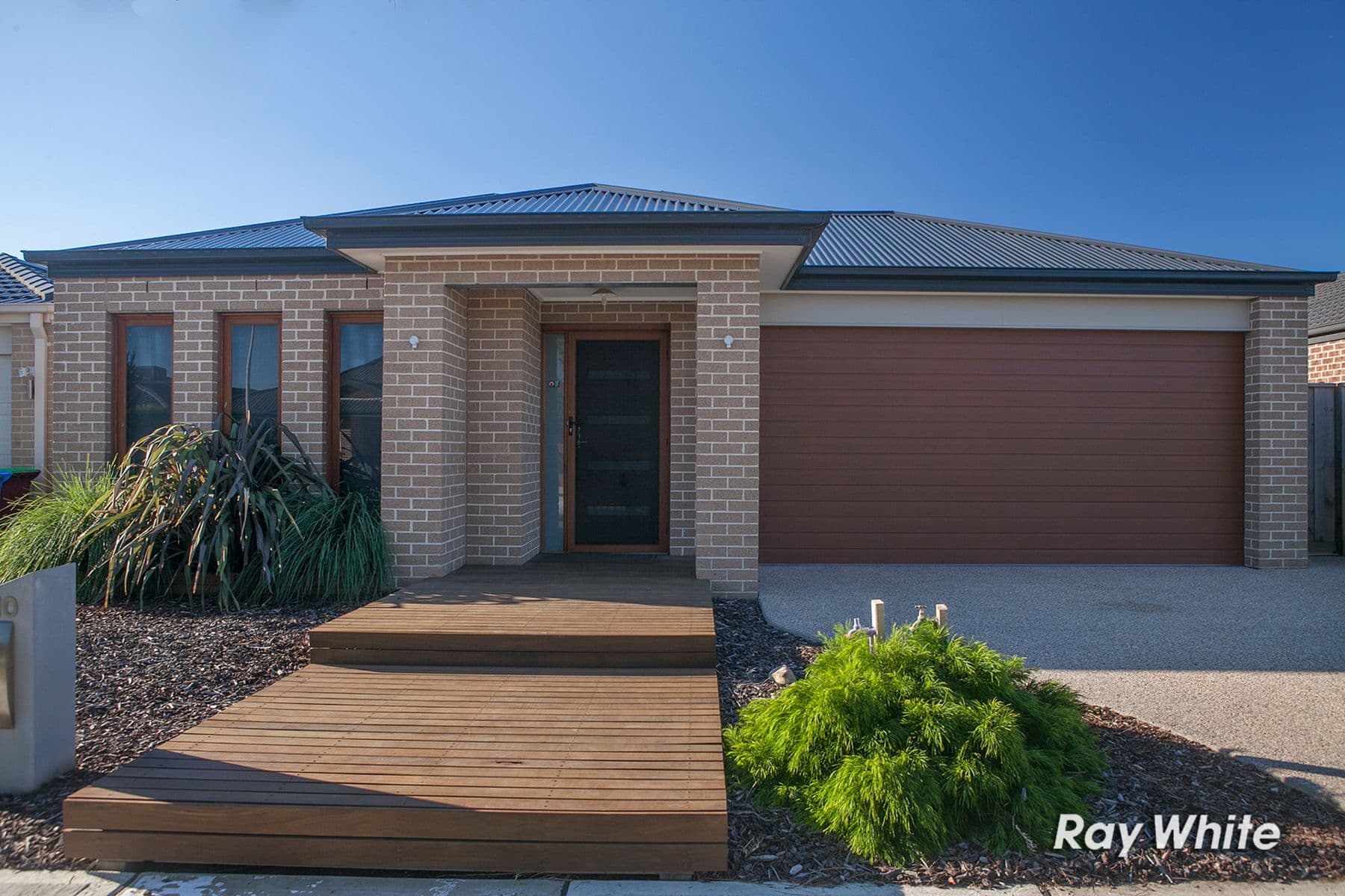 10 Scarlet Ash Drive, Cranbourne West VIC 3977, Cranbourne West - Image 1