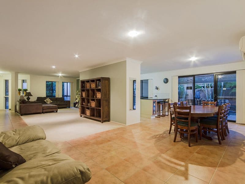 13 Fairbairn Court, OXENFORD QLD 4210, Oxenford - Thumbnail 2