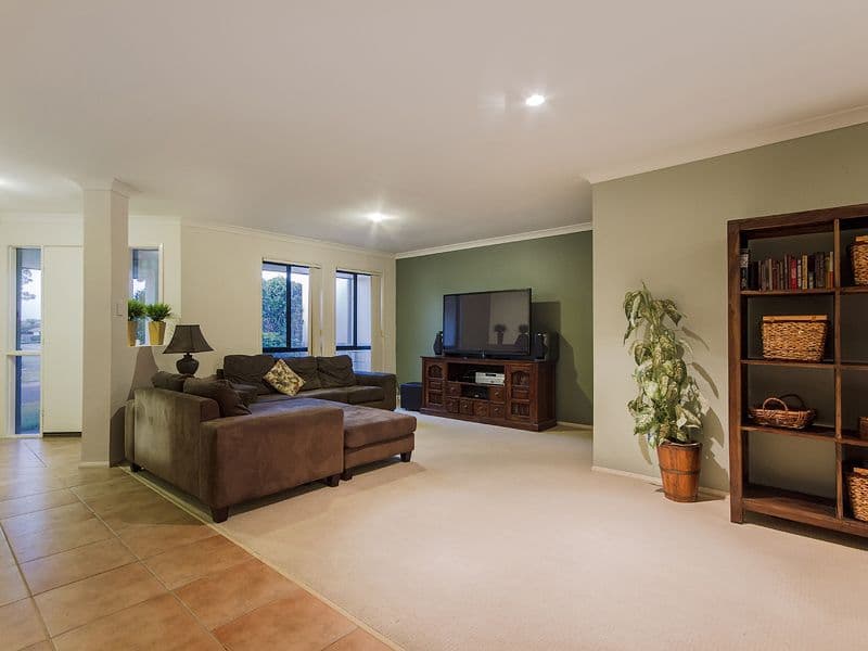 13 Fairbairn Court, OXENFORD QLD 4210, Oxenford - Thumbnail 3