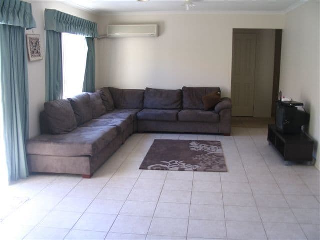 5 Shearwater Place, CRAIGIEBURN VIC 3064, Craigieburn - Thumbnail 2