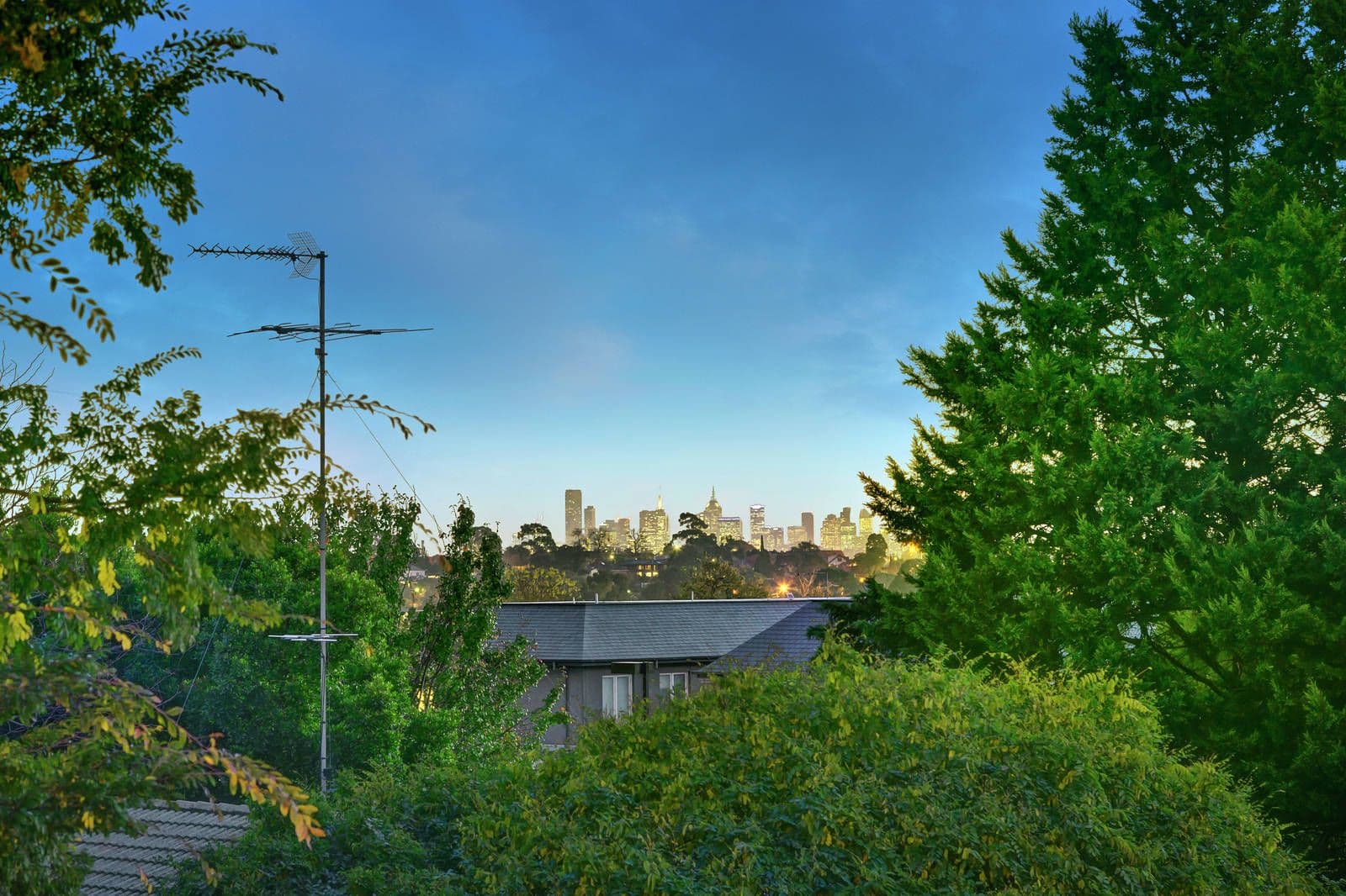 15 Tumbalong Street, Caroline Springs - Thumbnail 4