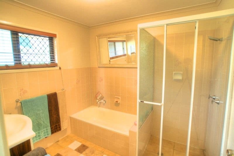 2 Merimbah Close, KARANA DOWNS QLD 4306, Karana Downs - Thumbnail 4