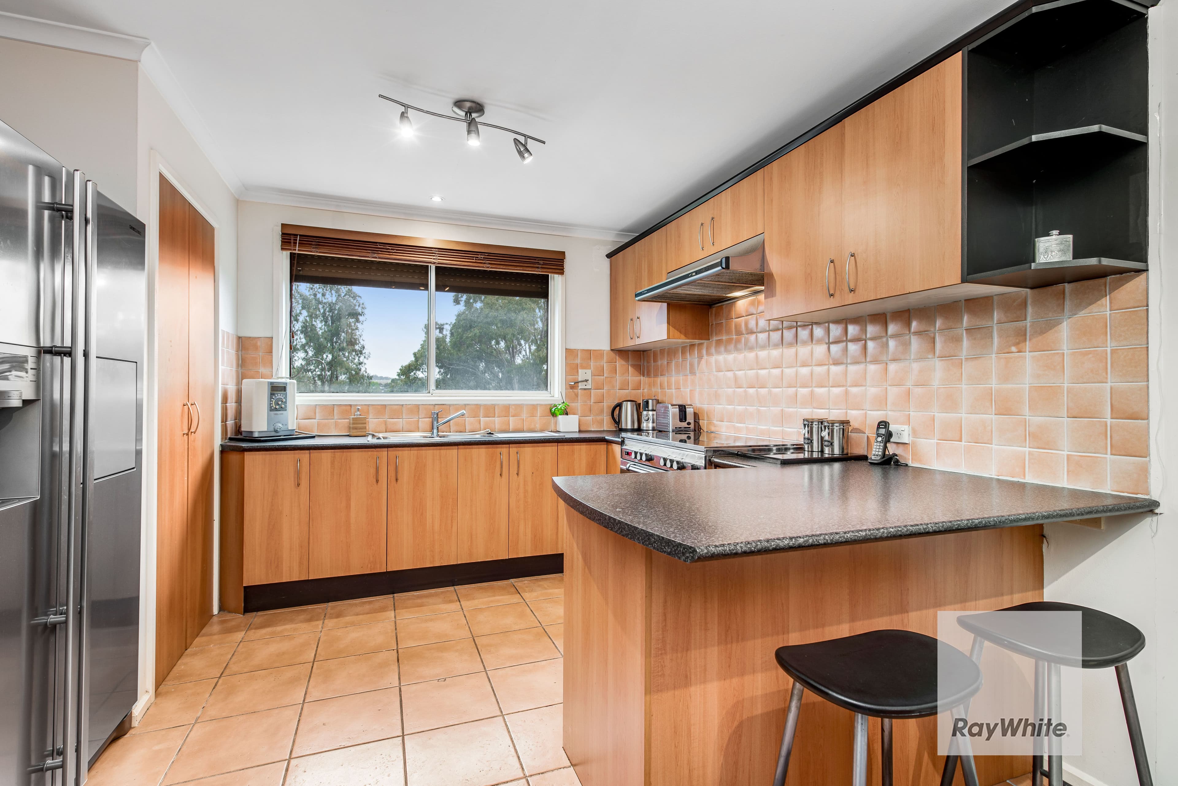 98 Clarke Drive, Gladstone Park VIC 3043, Gladstone Park - Thumbnail 6