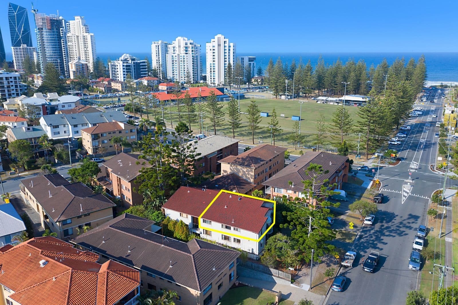 4 'Castella Court' 33 Chelsea Avenue, Broadbeach QLD 4218, Broadbeach - Thumbnail 3