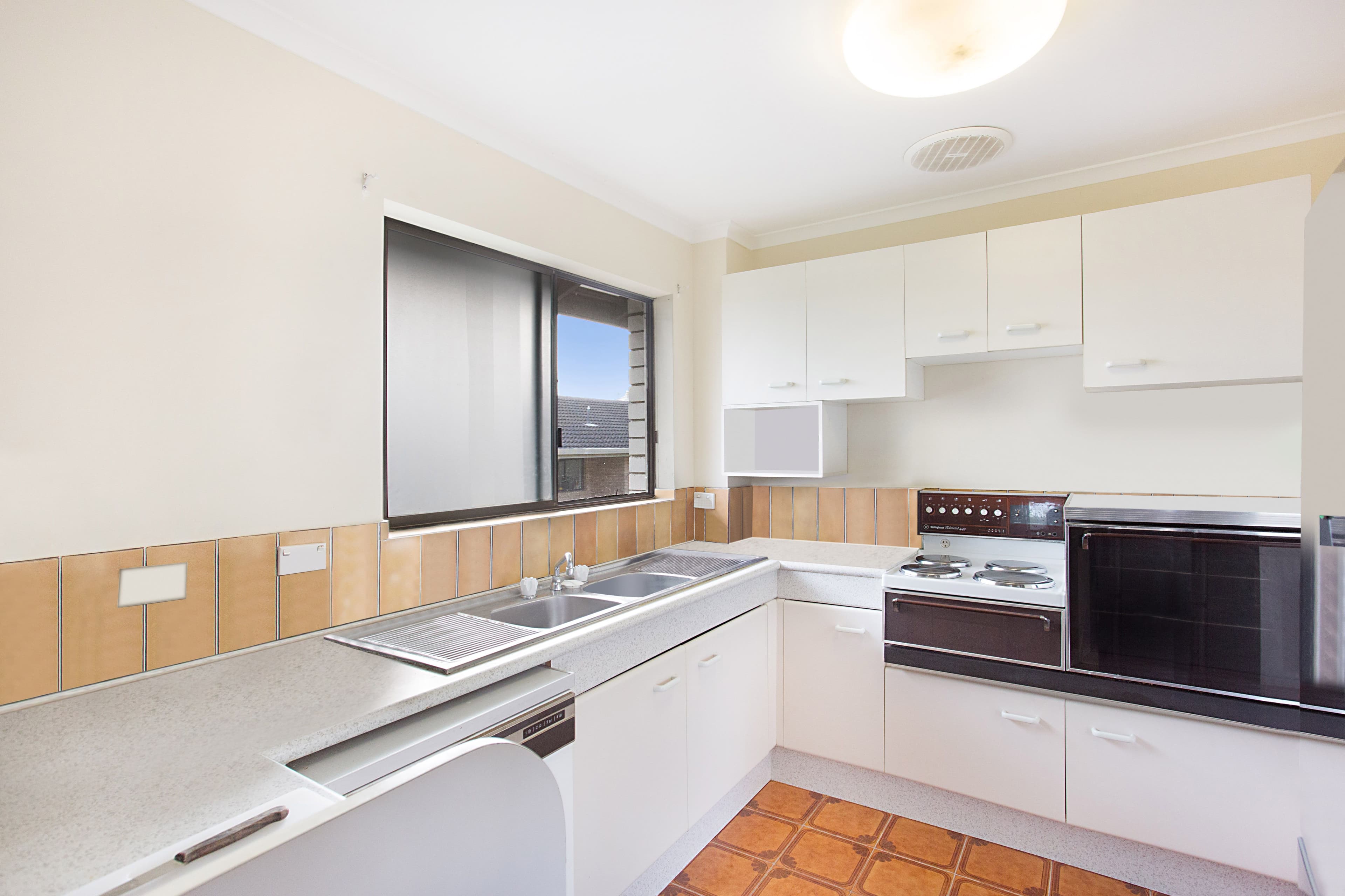 4 'Castella Court' 33 Chelsea Avenue, Broadbeach QLD 4218, Broadbeach - Thumbnail 5