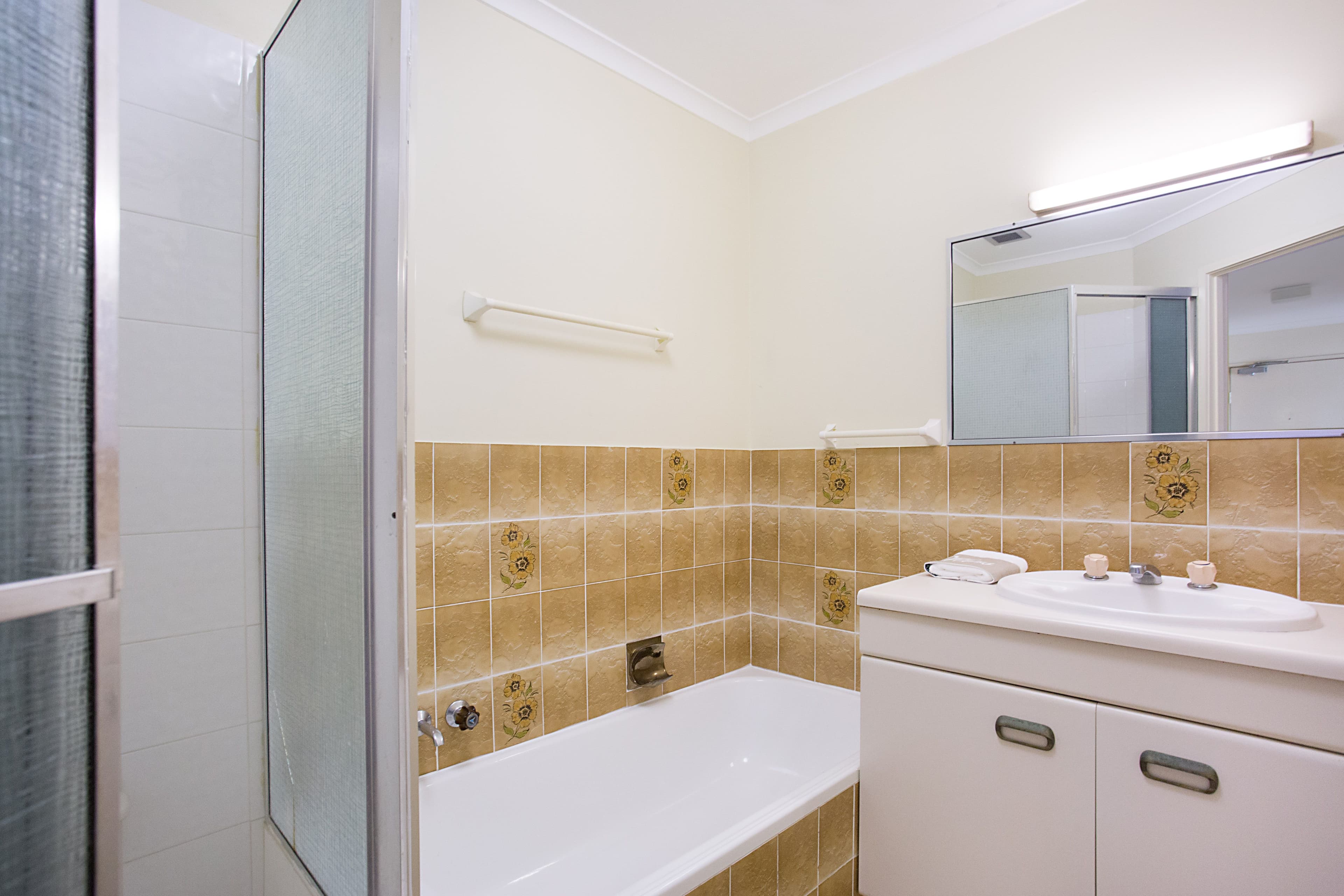 4 'Castella Court' 33 Chelsea Avenue, Broadbeach QLD 4218, Broadbeach - Thumbnail 6