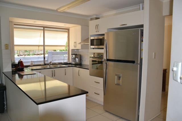 18 Adaminaby Drive, Helensvale QLD 4212, Helensvale - Thumbnail 2