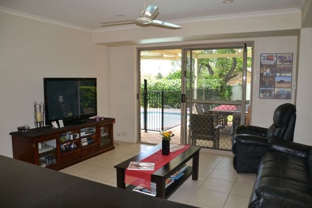 18 Adaminaby Drive, Helensvale QLD 4212, Helensvale - Thumbnail 4