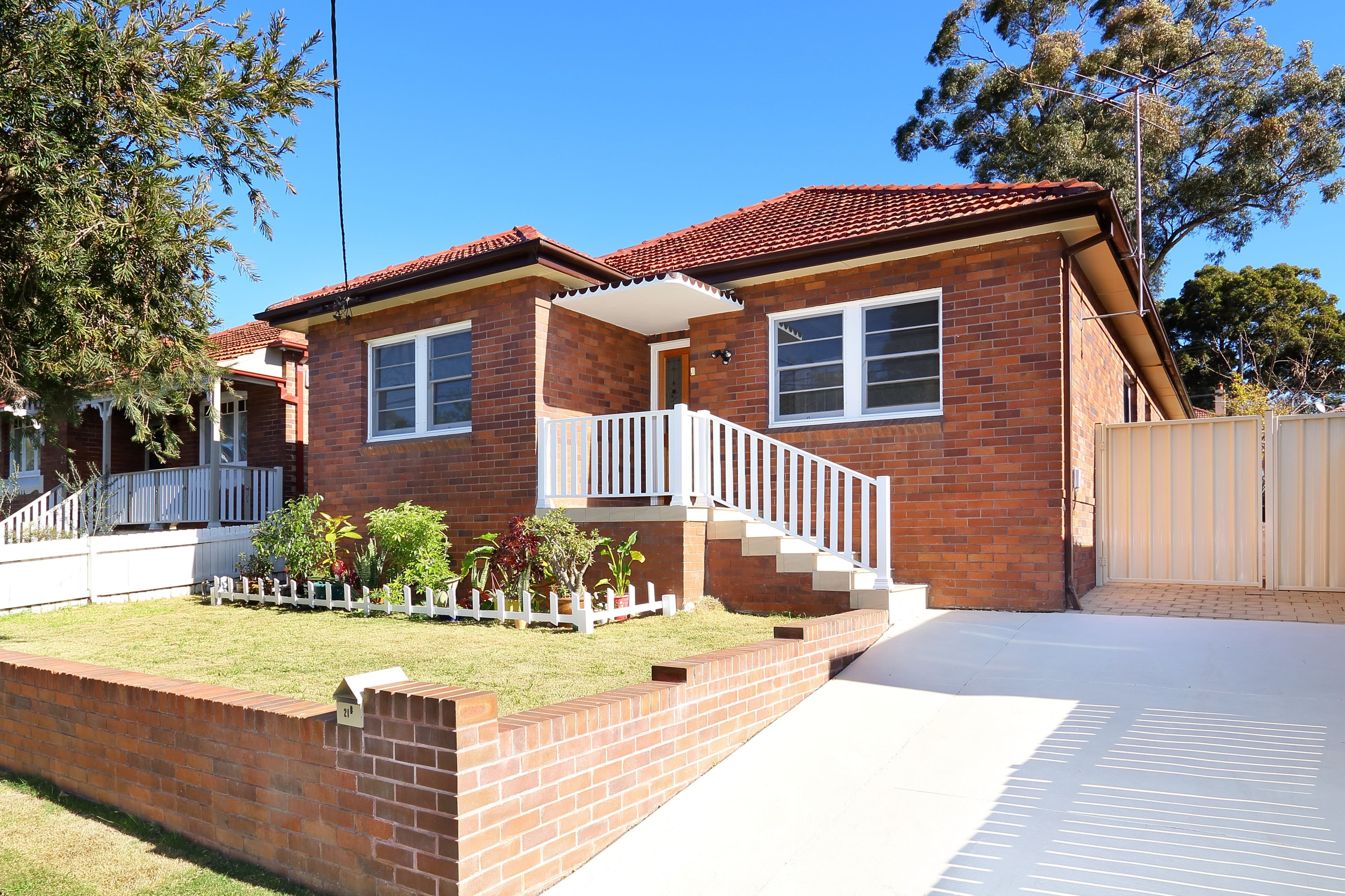 21 Renown Avenue, Oatley - Image 1
