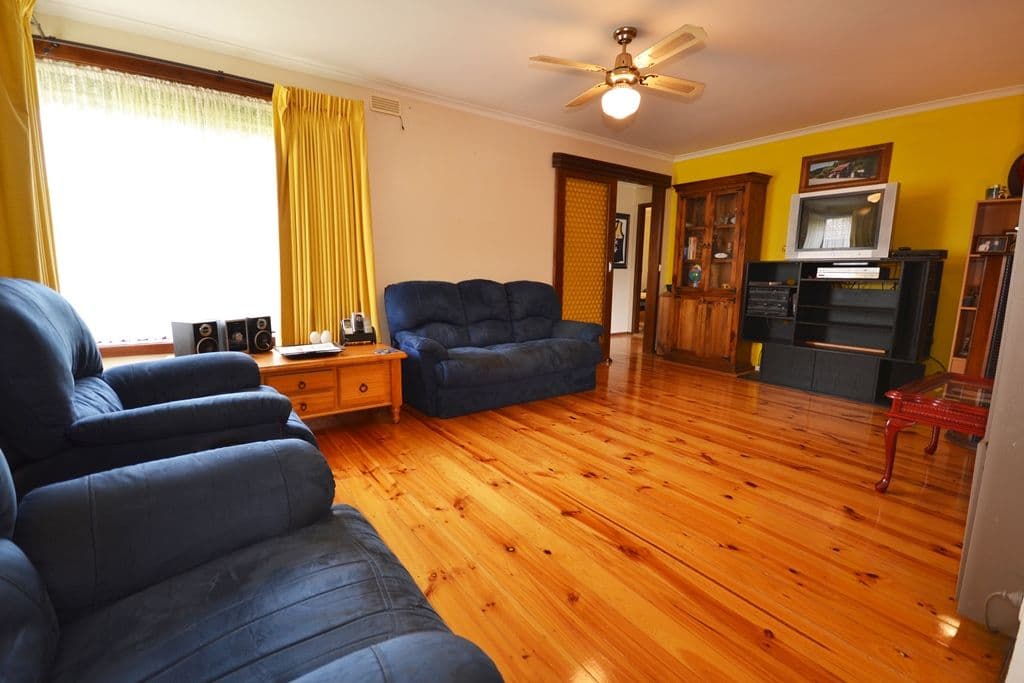 381 Forest Street, WENDOUREE VIC 3355, Wendouree - Thumbnail 2