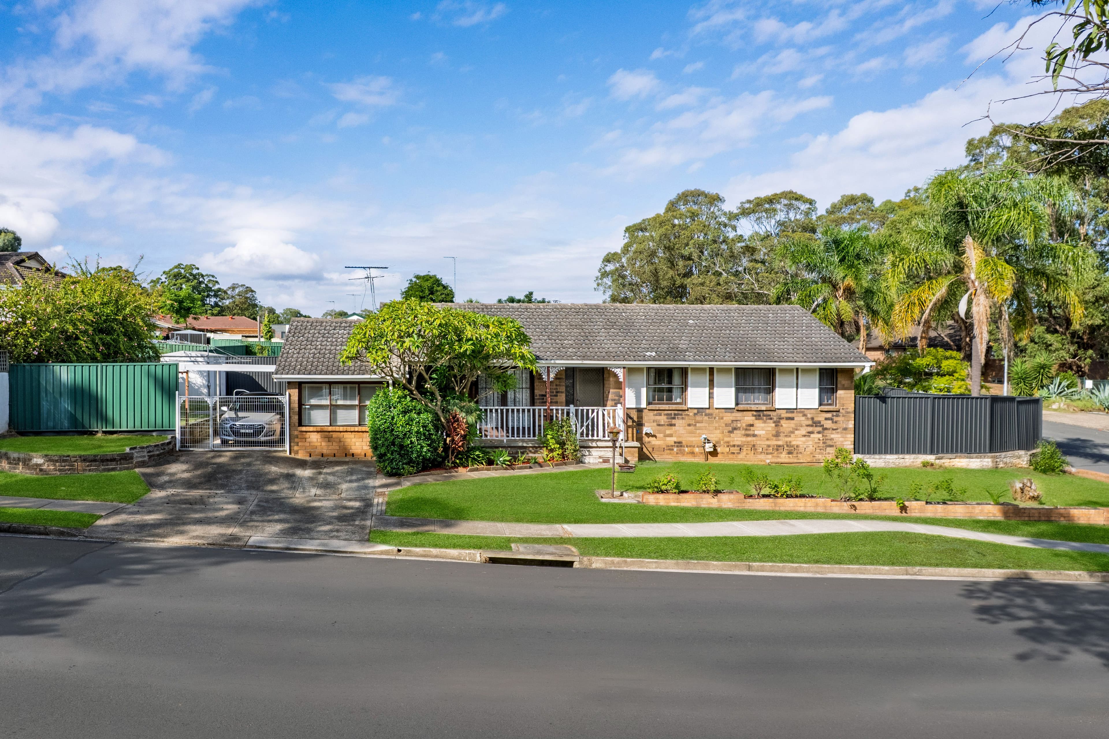 10 Jacaranda Avenue, Bradbury NSW 2560, Bradbury - Image 1