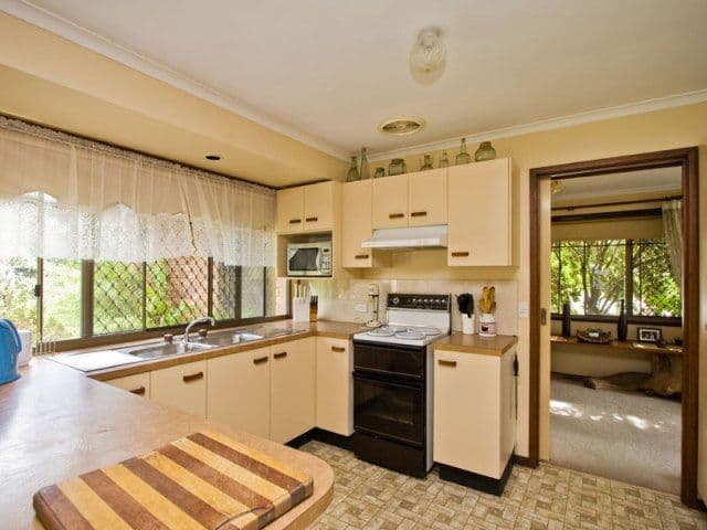 38 Glen Ross Road, SINNAMON PARK QLD 4073, Sinnamon Park - Thumbnail 2