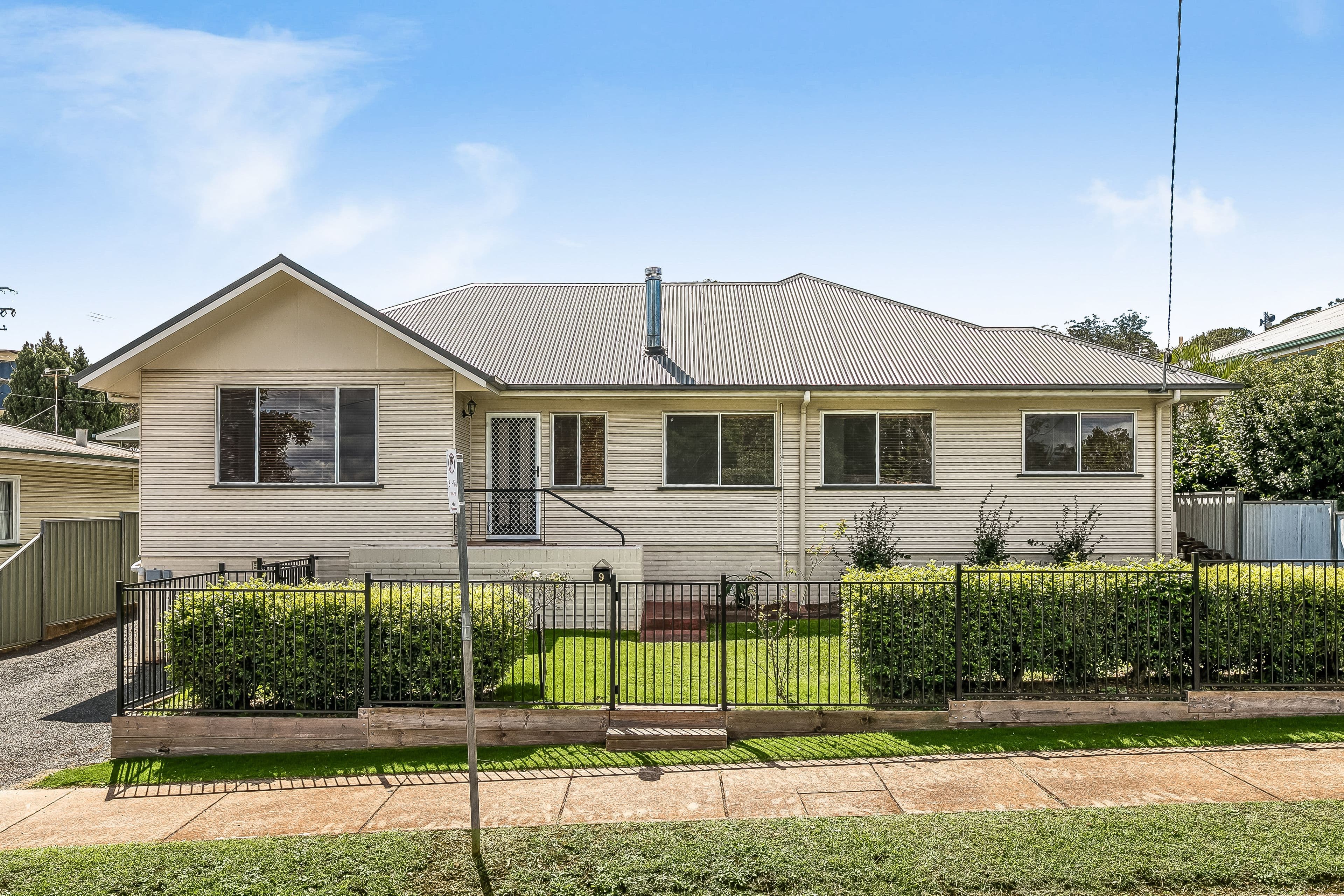 9 Spieker Street, Mount Lofty QLD 4350, Mount Lofty - Image 1