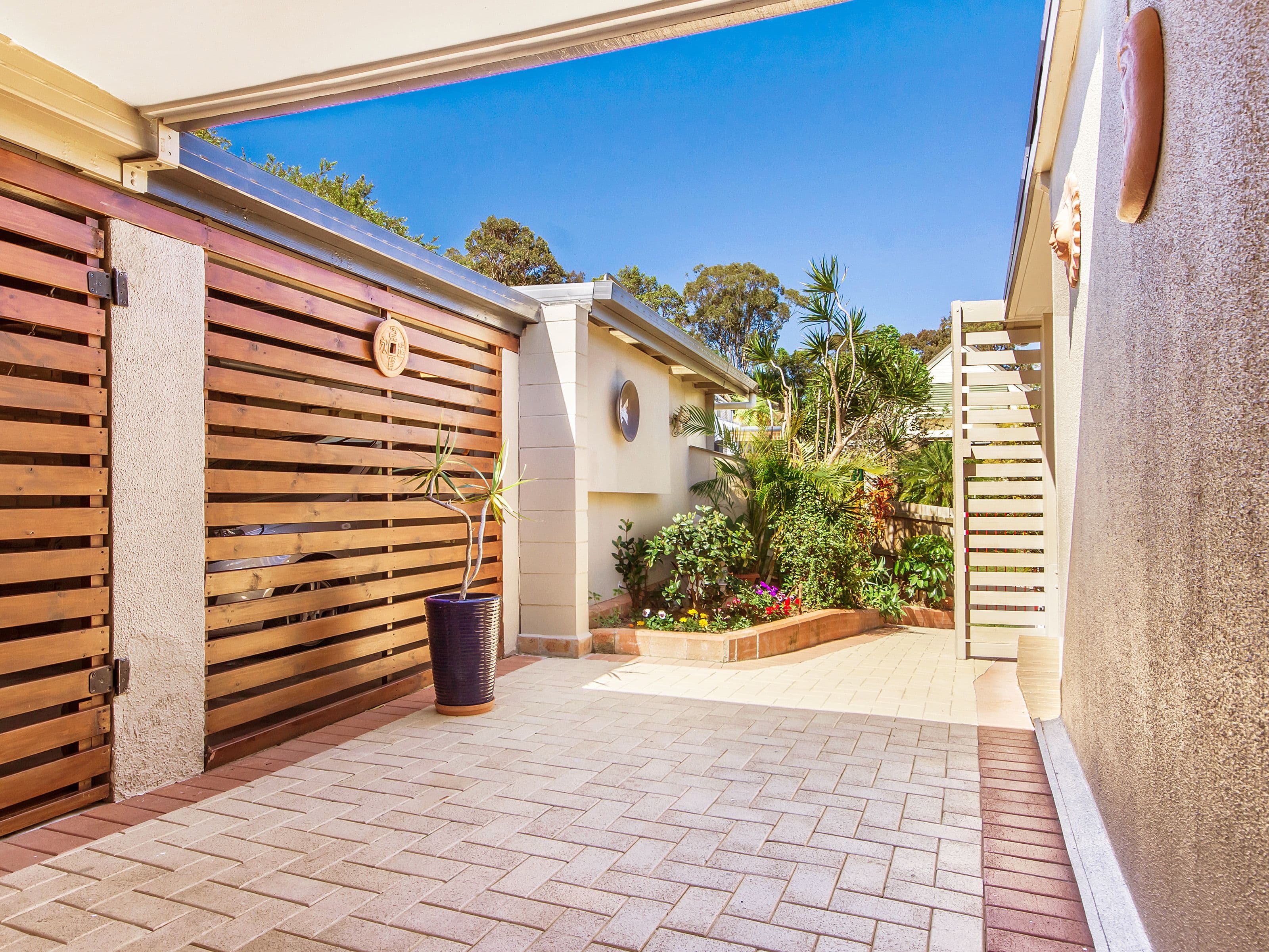 17 Raftery Street, Ashmore QLD 4214, Ashmore - Thumbnail 2