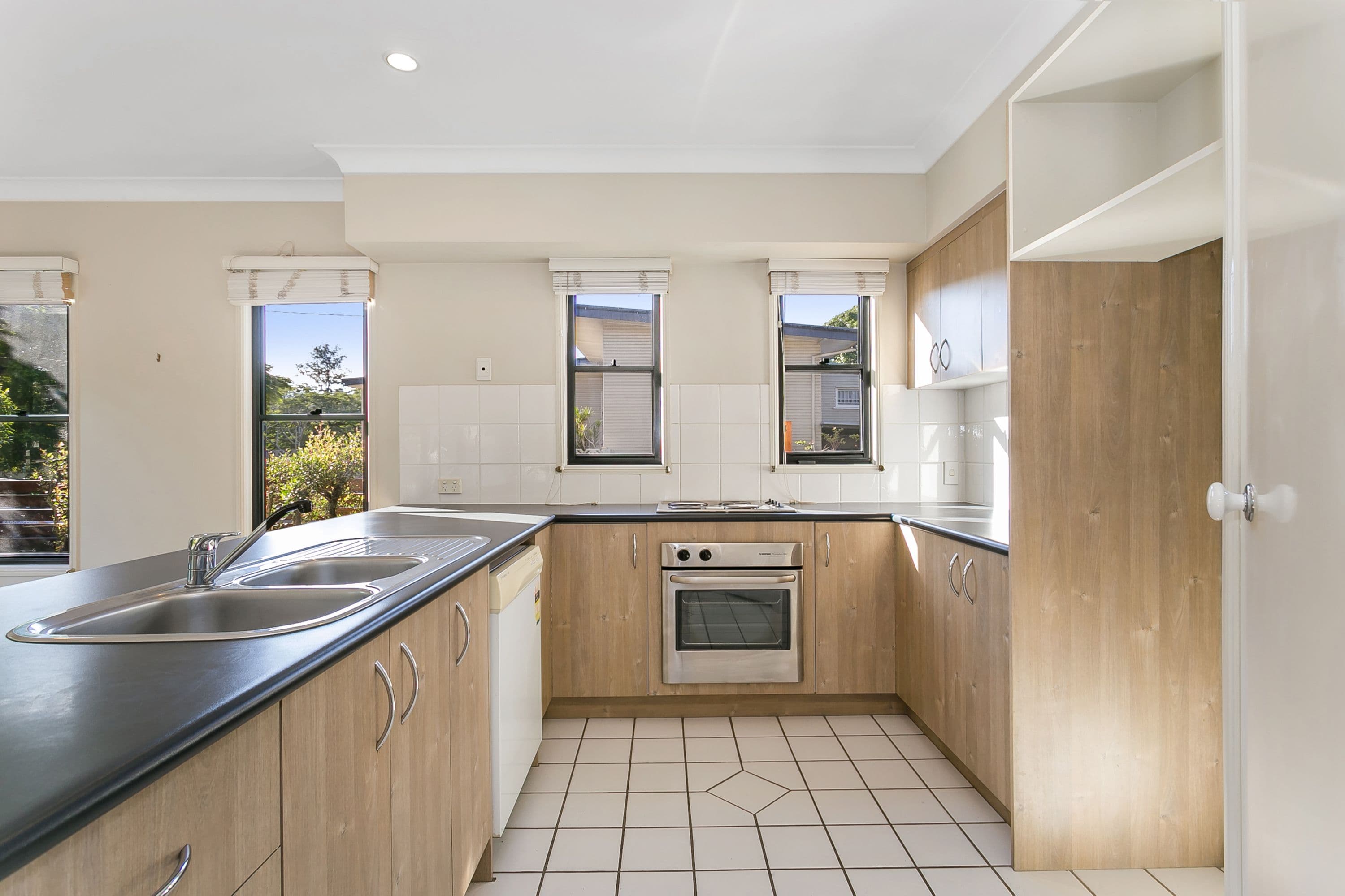 75 Keble Street, Corinda QLD 4075, Corinda - Thumbnail 2
