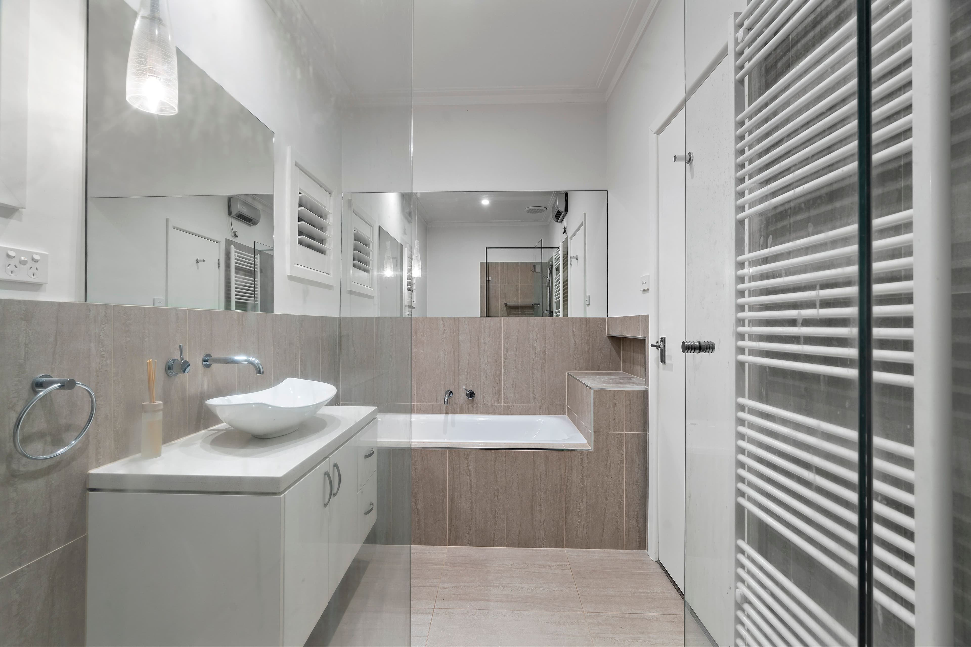 1 Howson Court, Mont Albert VIC 3127, Mont Albert - Thumbnail 8