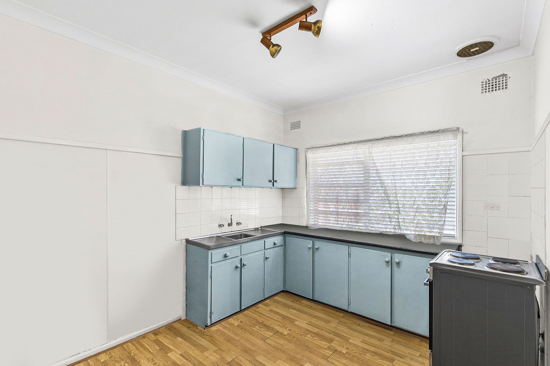 62 Rowland Avenue, Wollongong NSW 2500, Wollongong - Thumbnail 3