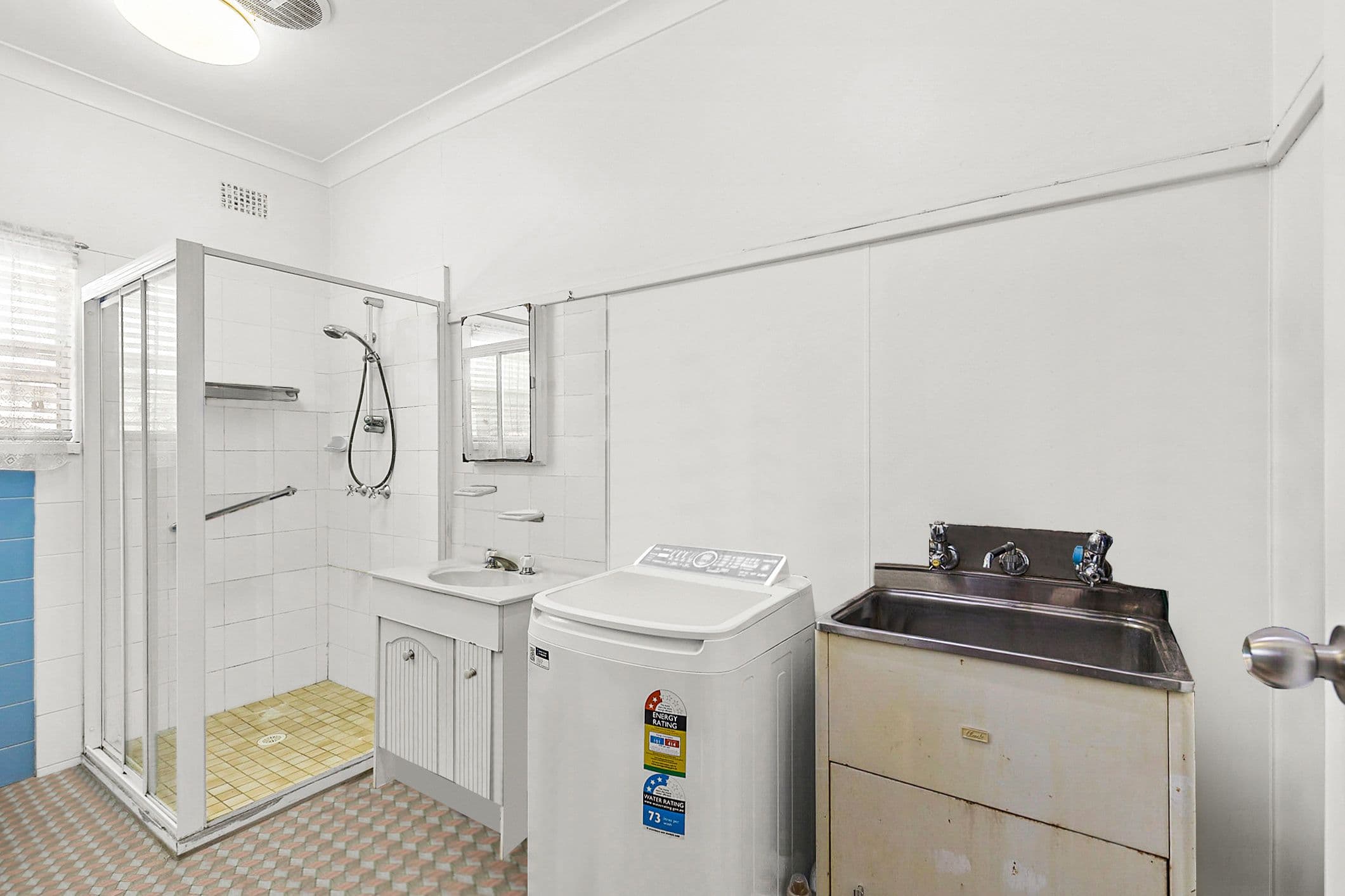 62 Rowland Avenue, Wollongong NSW 2500, Wollongong - Thumbnail 6