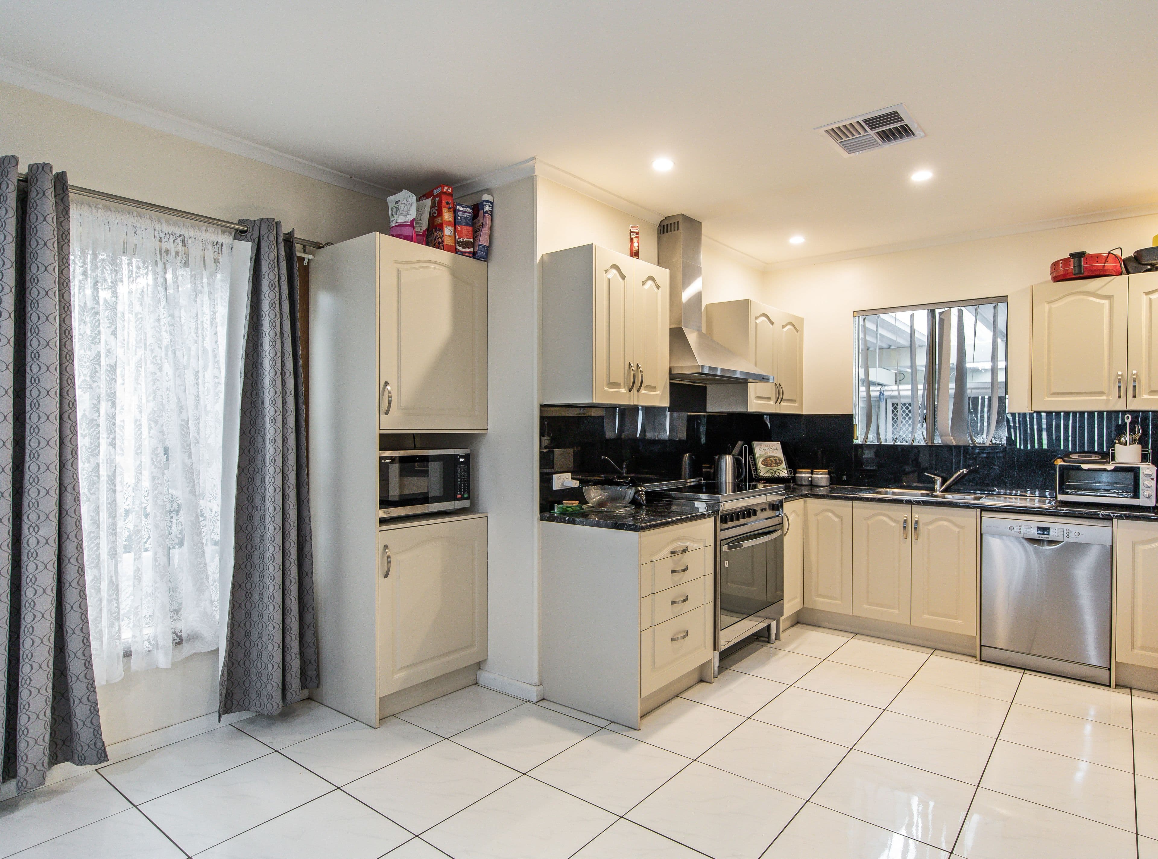 18 Macartney Road, Parafield Gardens SA 5107, Parafield Gardens - Thumbnail 4