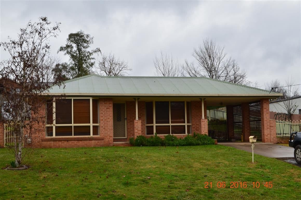 14 Wyndham Street, Adelong - Thumbnail 2