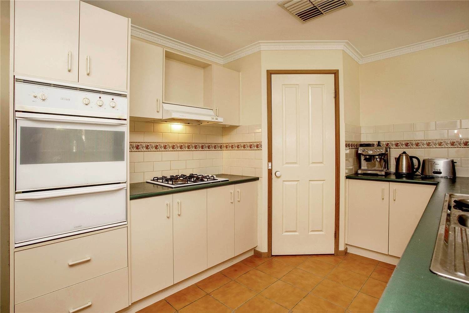 4 Racheal Close, LARA VIC 3212, Lara - Thumbnail 3